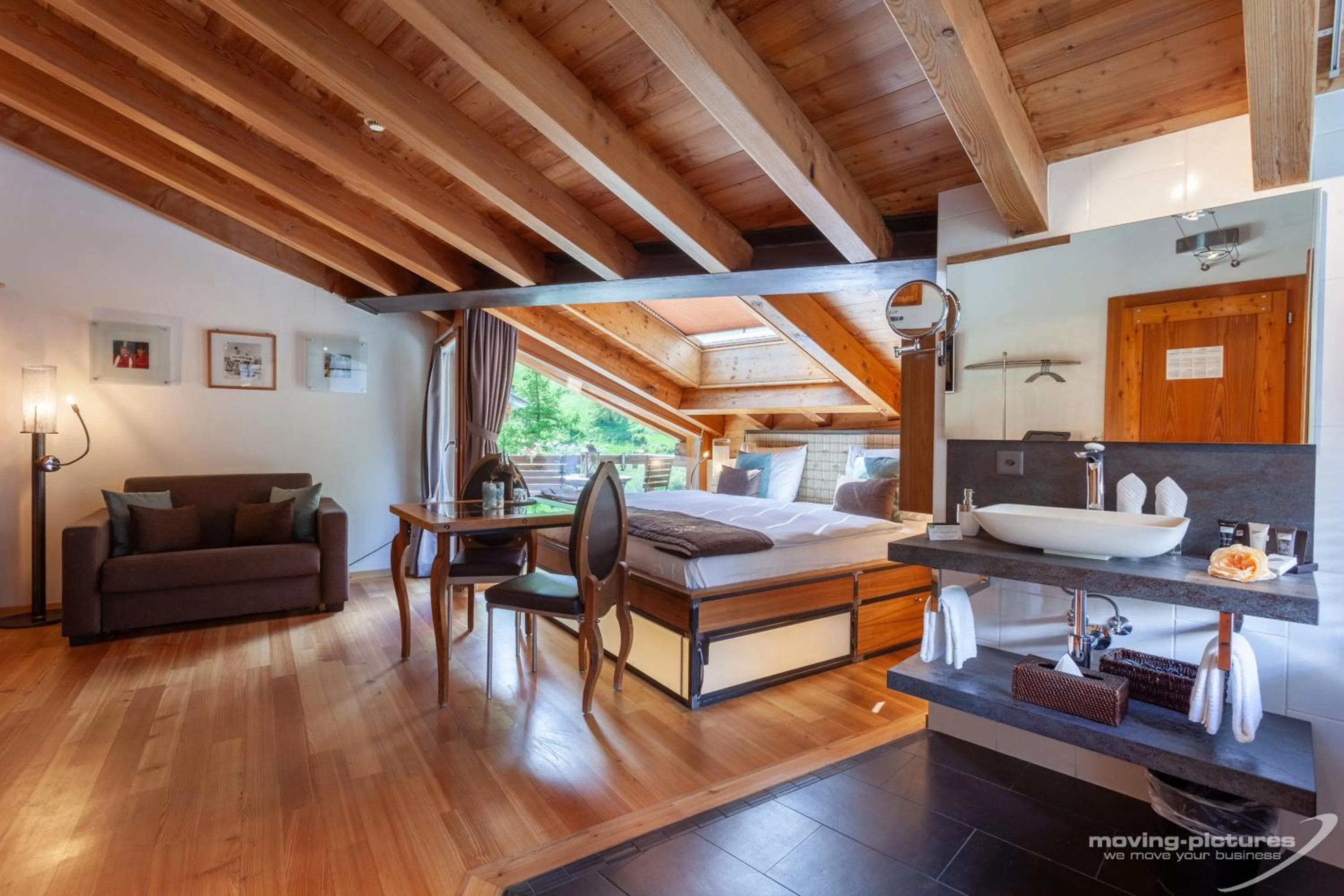 Bed in Suitenhotel Zurbriggen