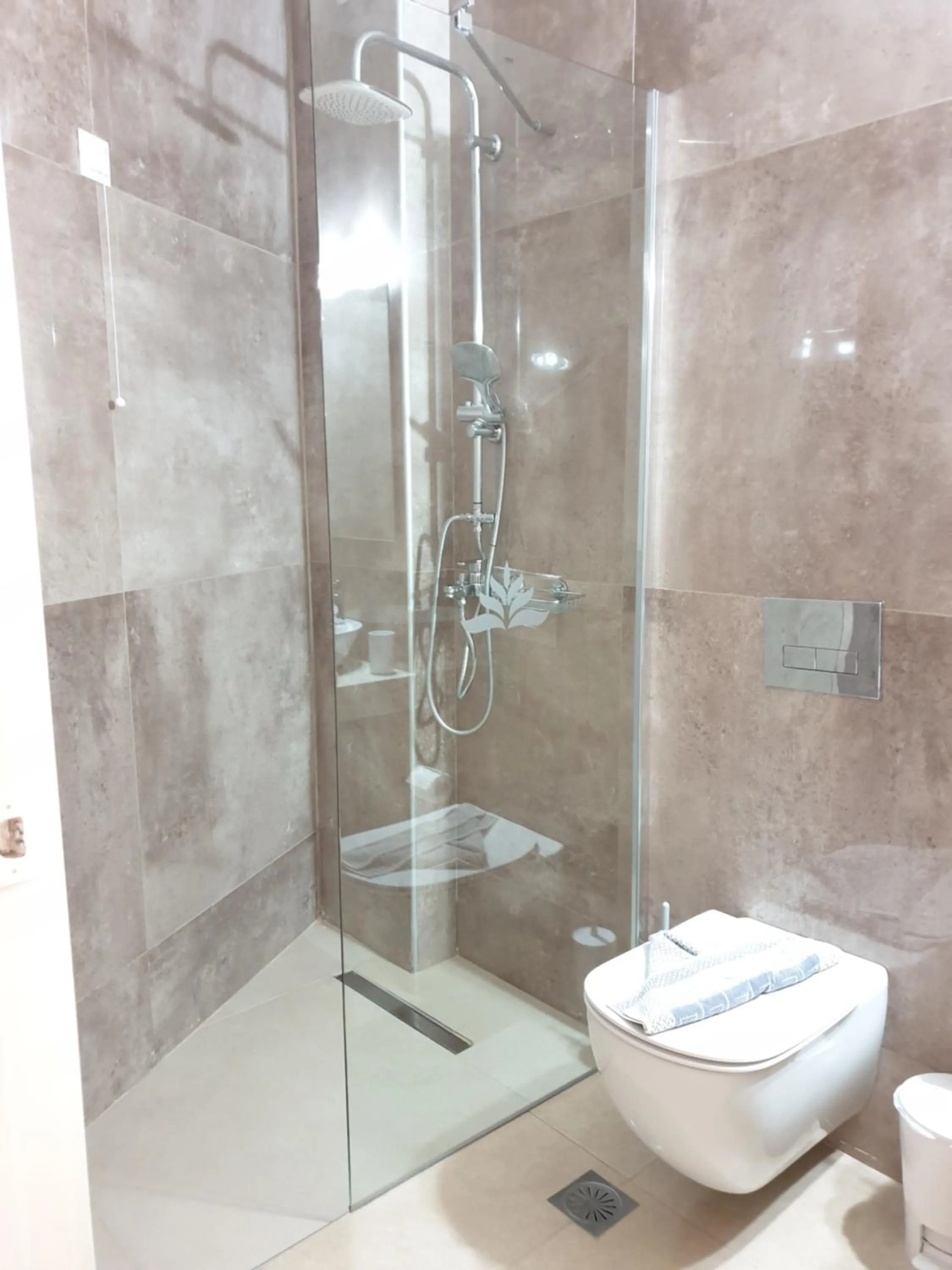 Bathroom in Hotel Kathrin Beach