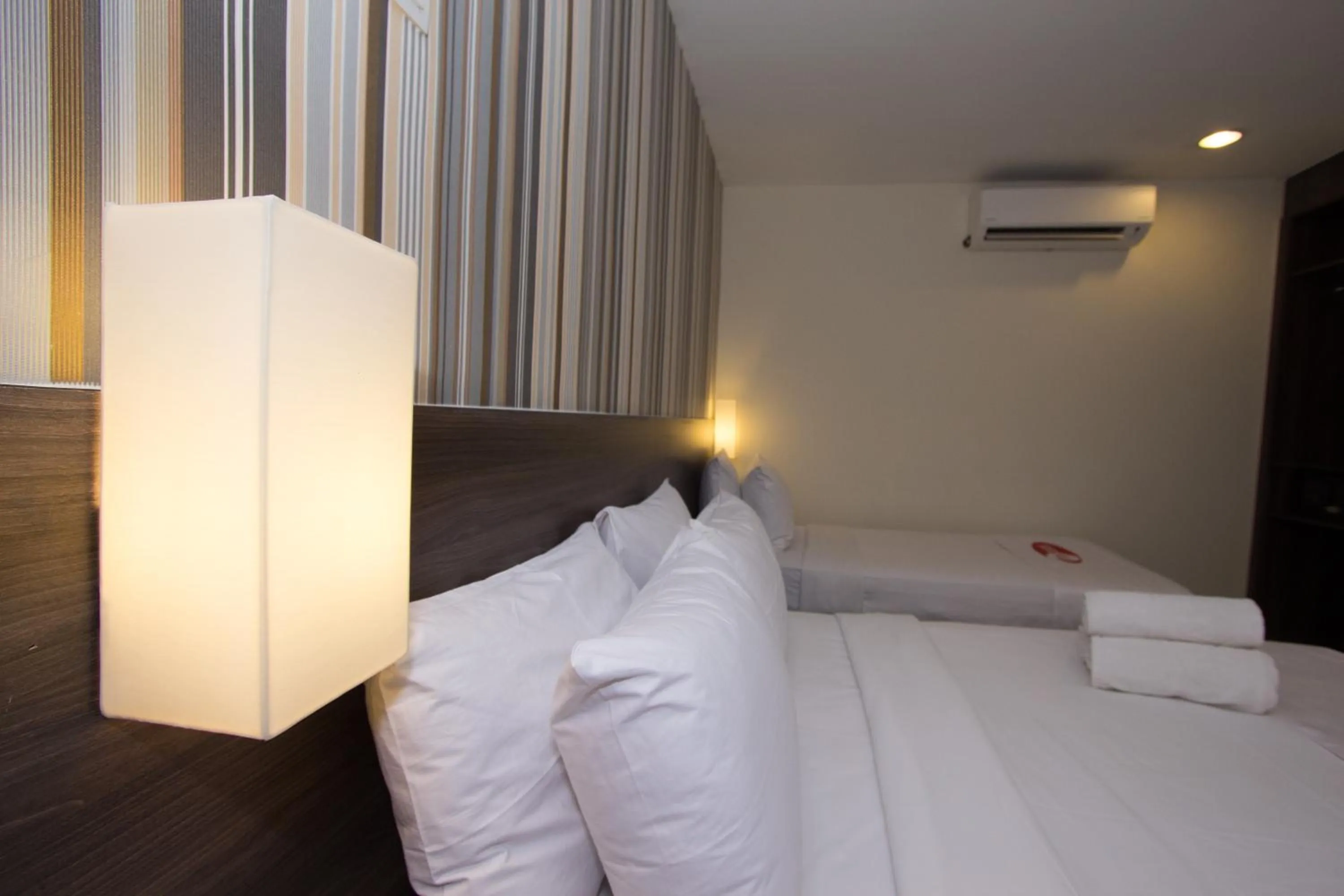 Photo of the whole room, Bed in My Hotel @ Sentral