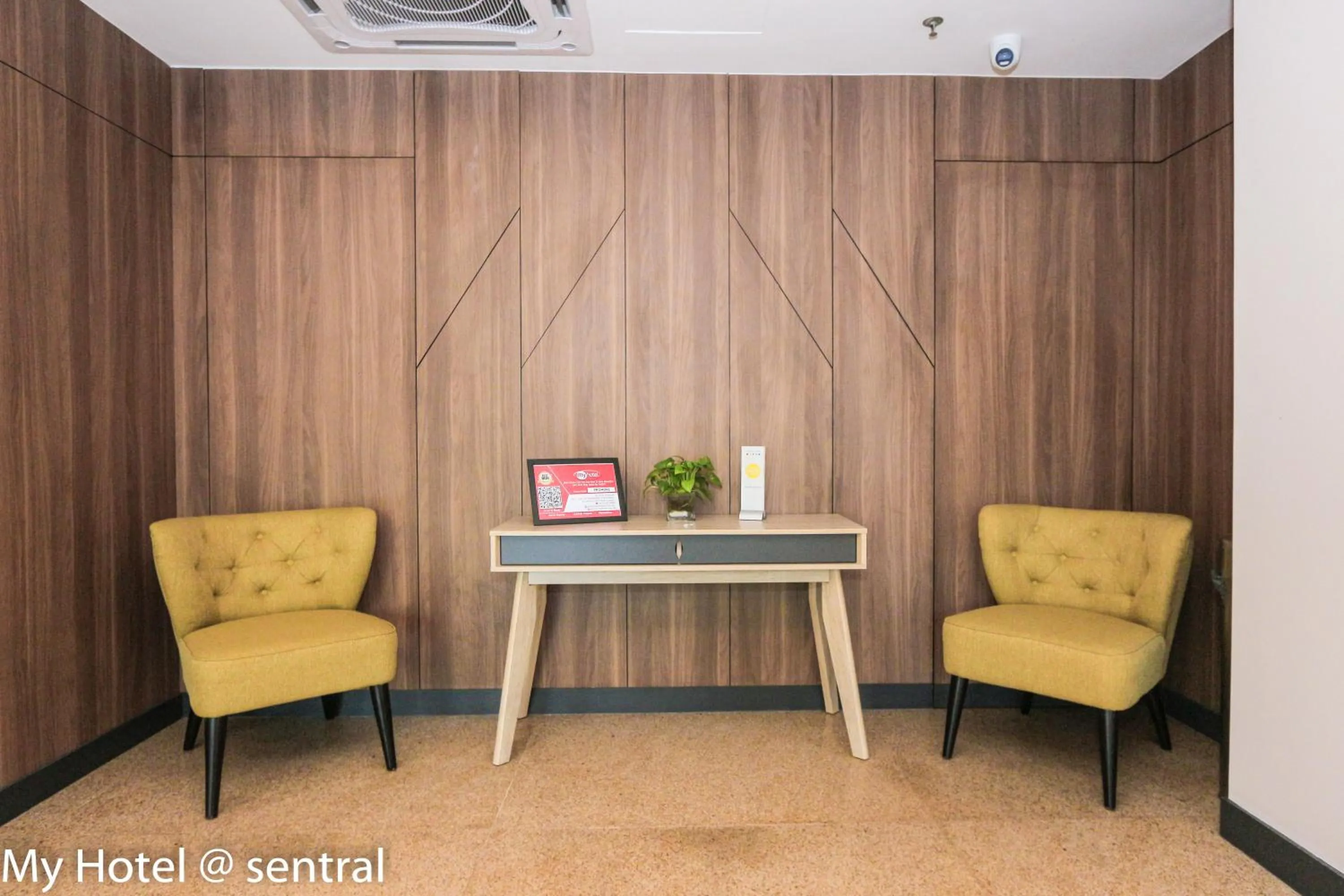 Communal lounge/ TV room in My Hotel @ Sentral