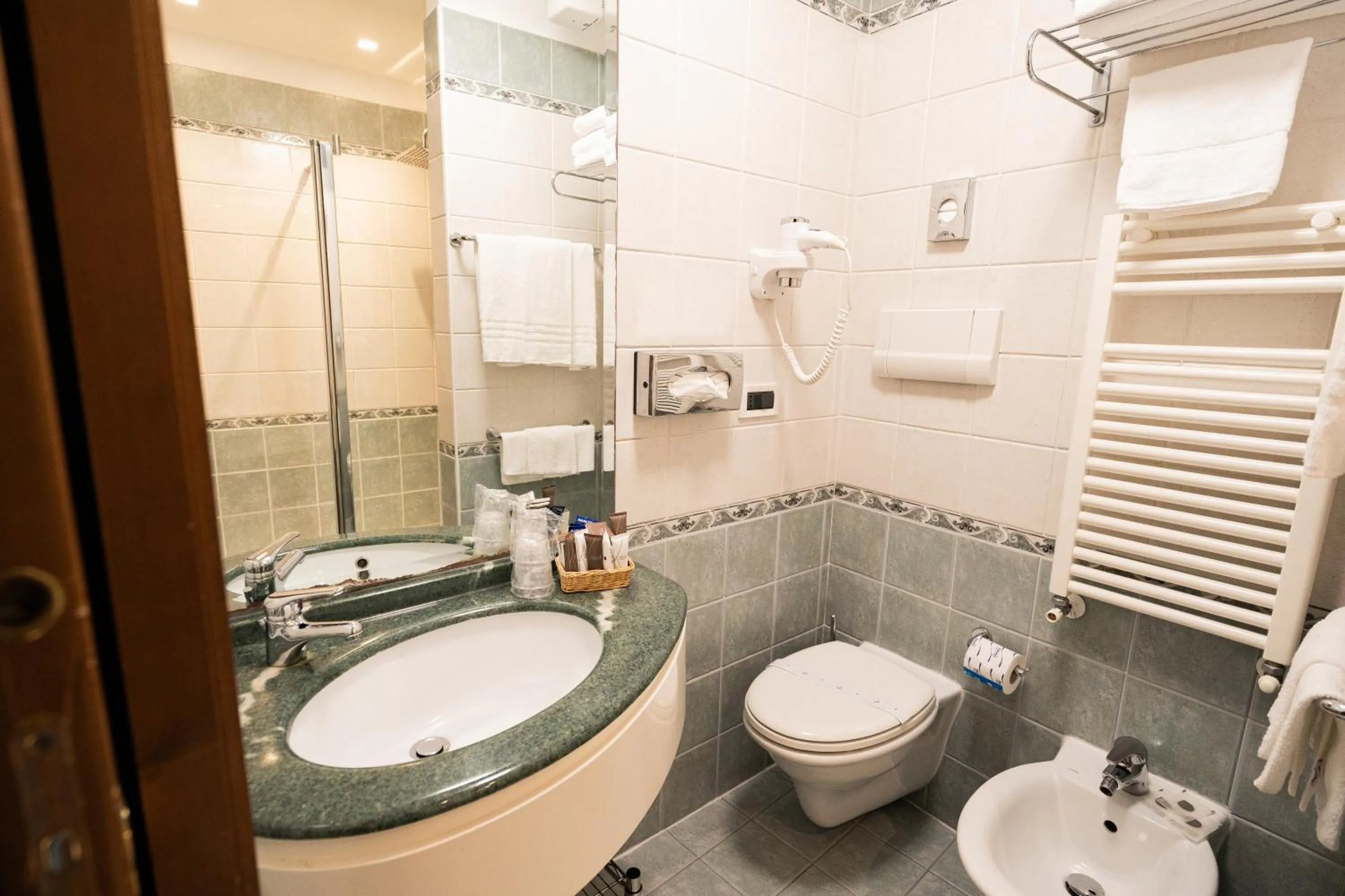 Shower in Art Hotel Santa Lucia