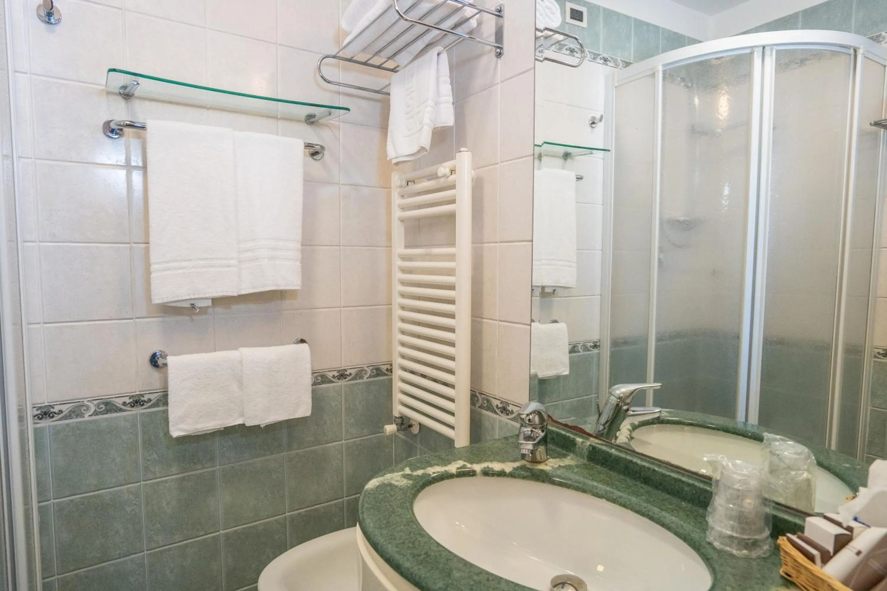 Shower in Art Hotel Santa Lucia