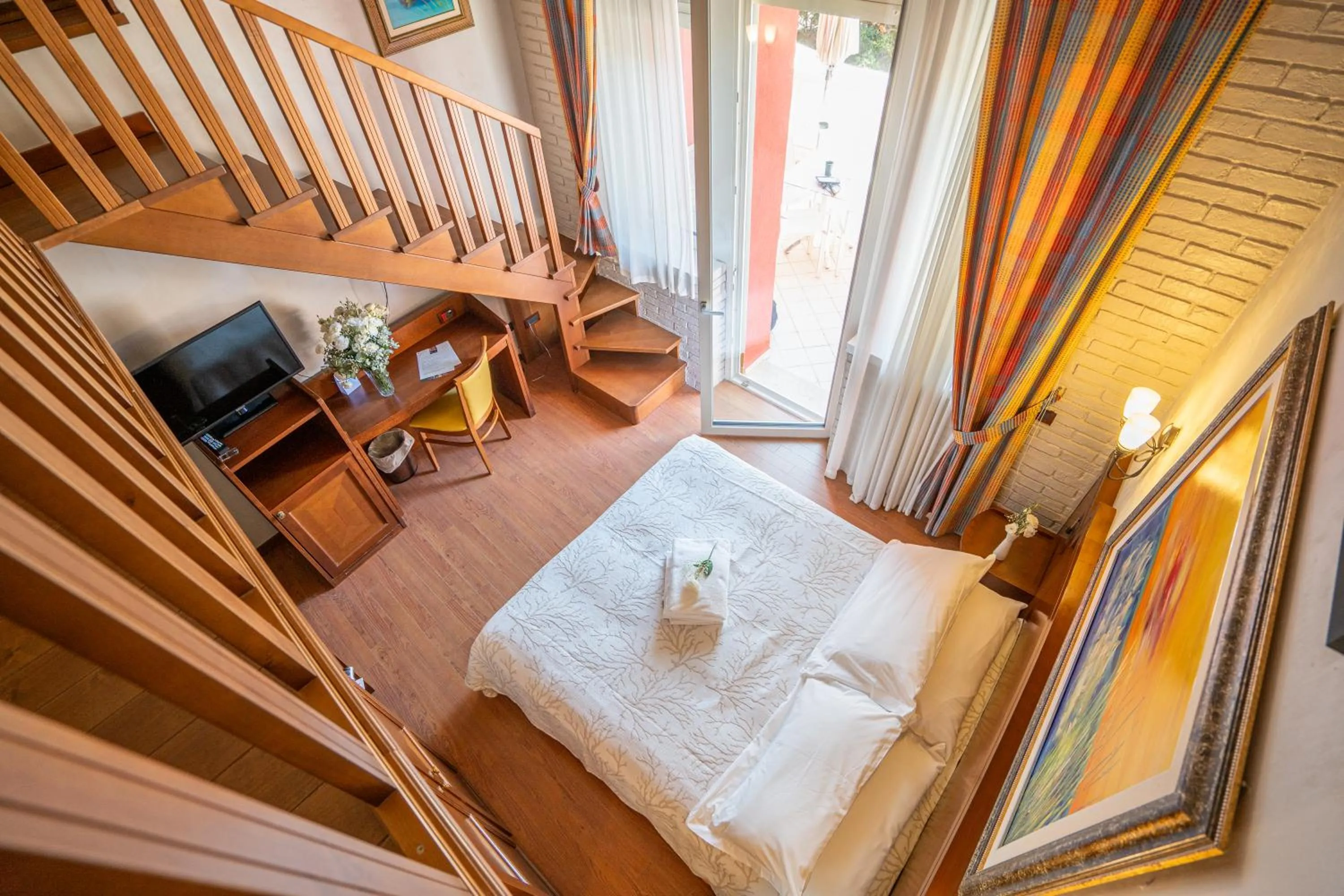 TV and multimedia in Art Hotel Santa Lucia