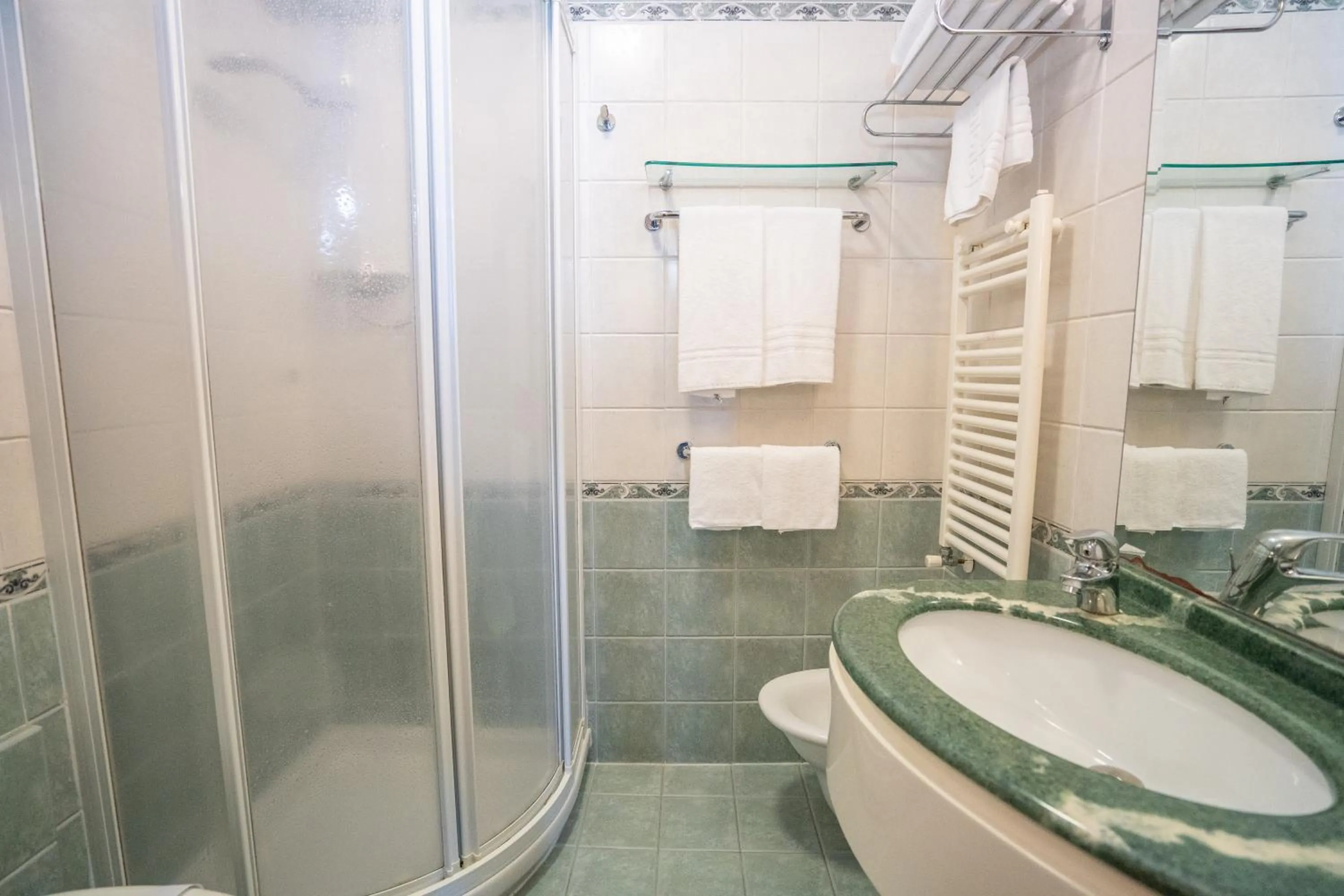 Shower in Art Hotel Santa Lucia