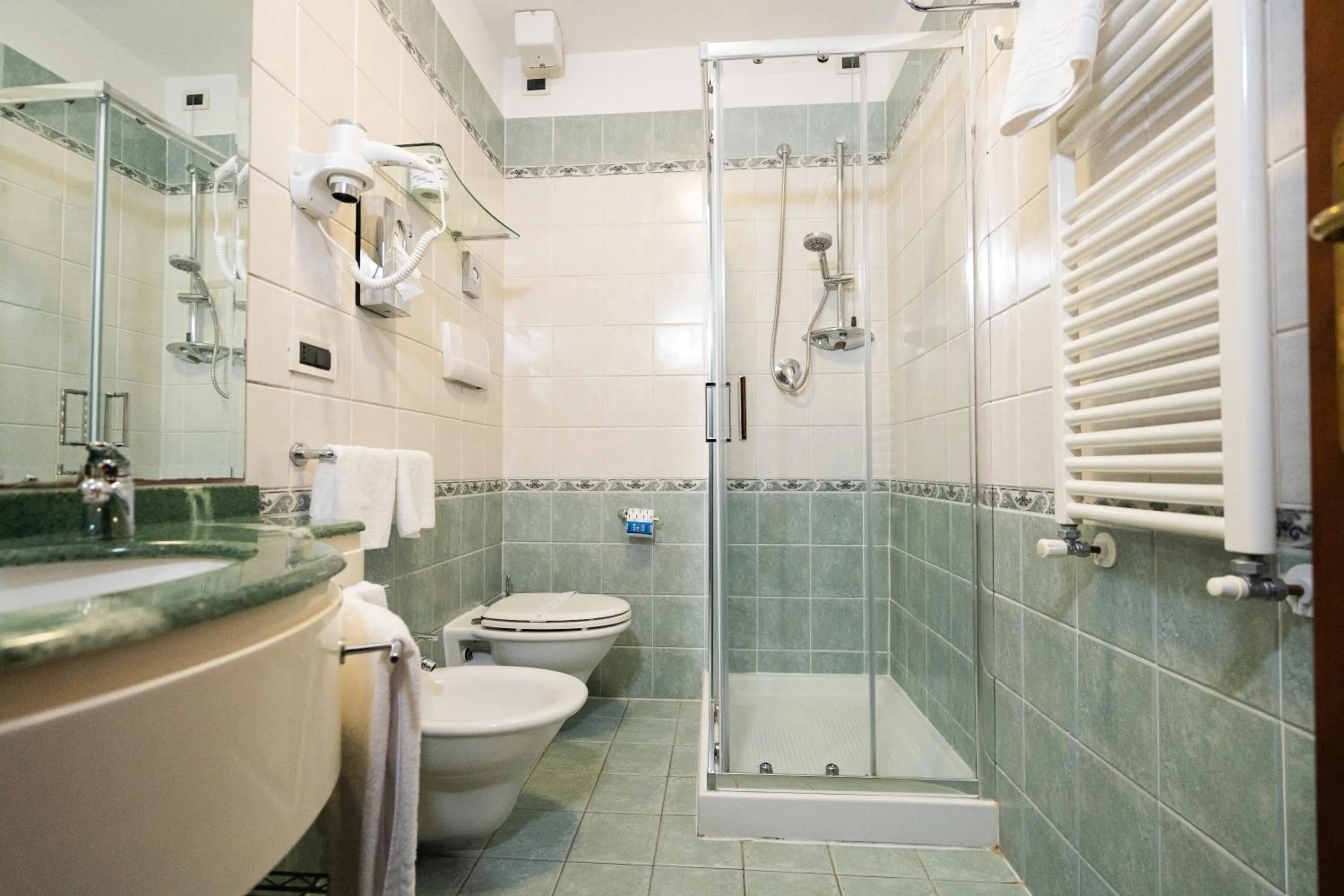 Shower in Art Hotel Santa Lucia