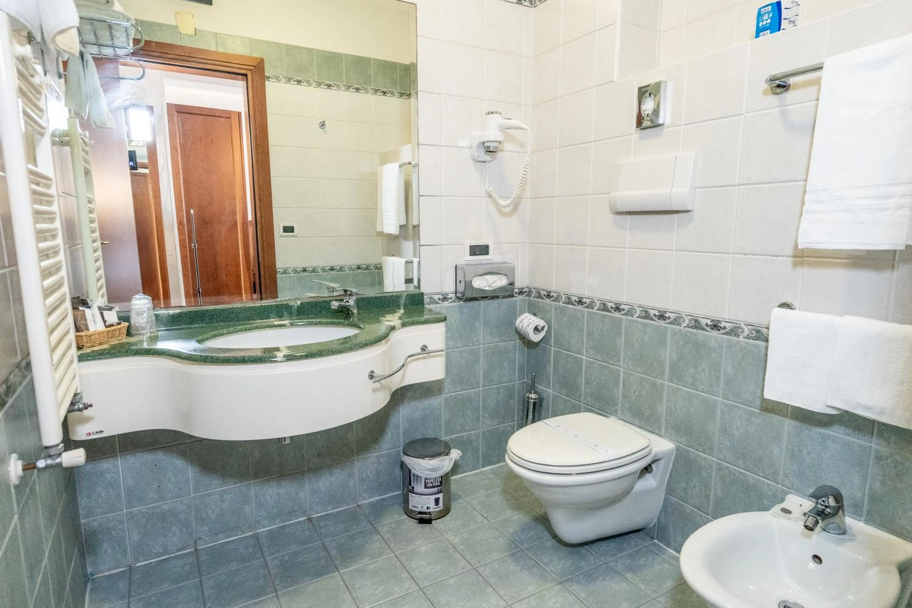 Shower in Art Hotel Santa Lucia