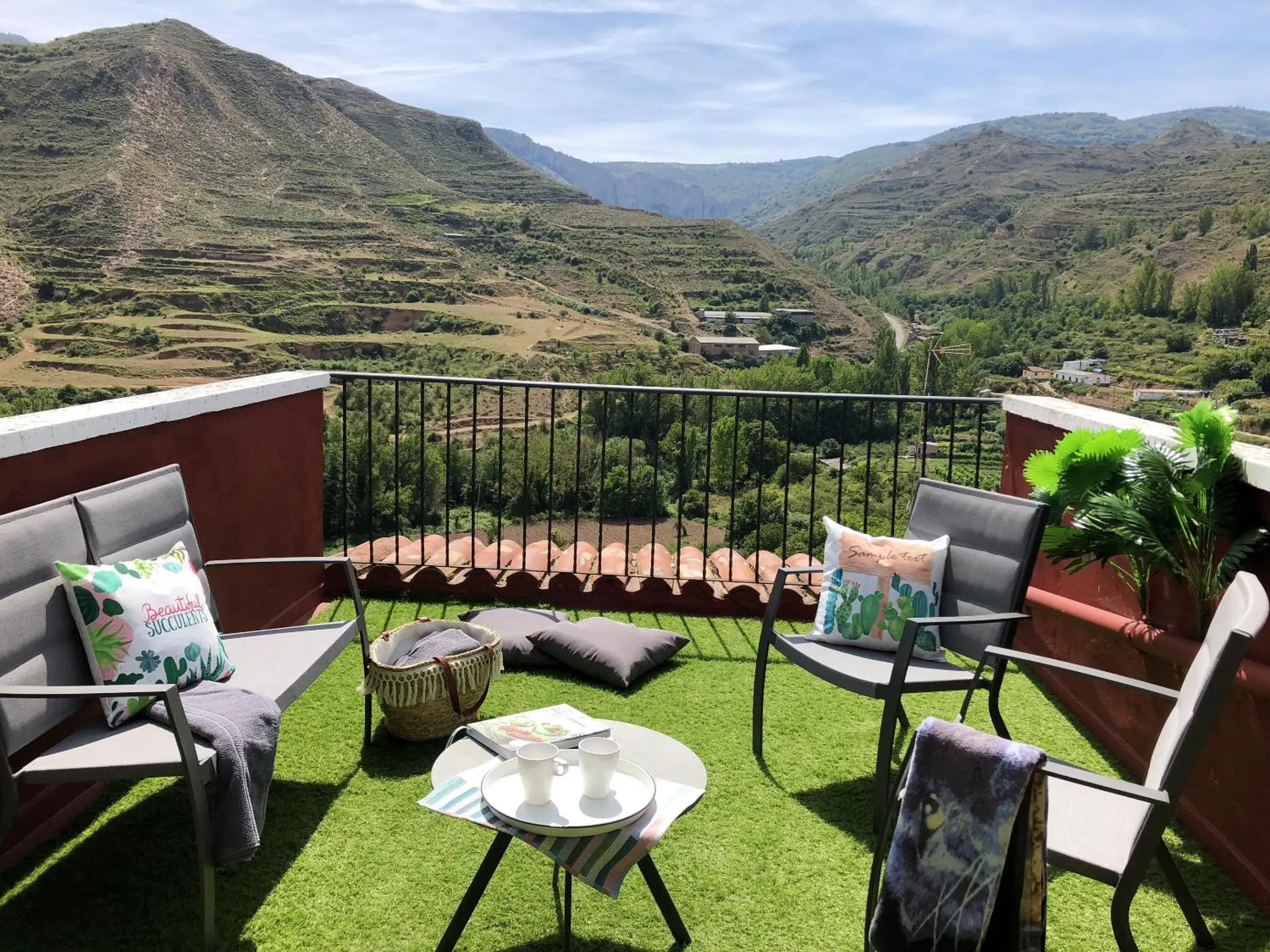 Comfortable House in Viguera with Mountain View Comfortable House in Viguera with Mountain View