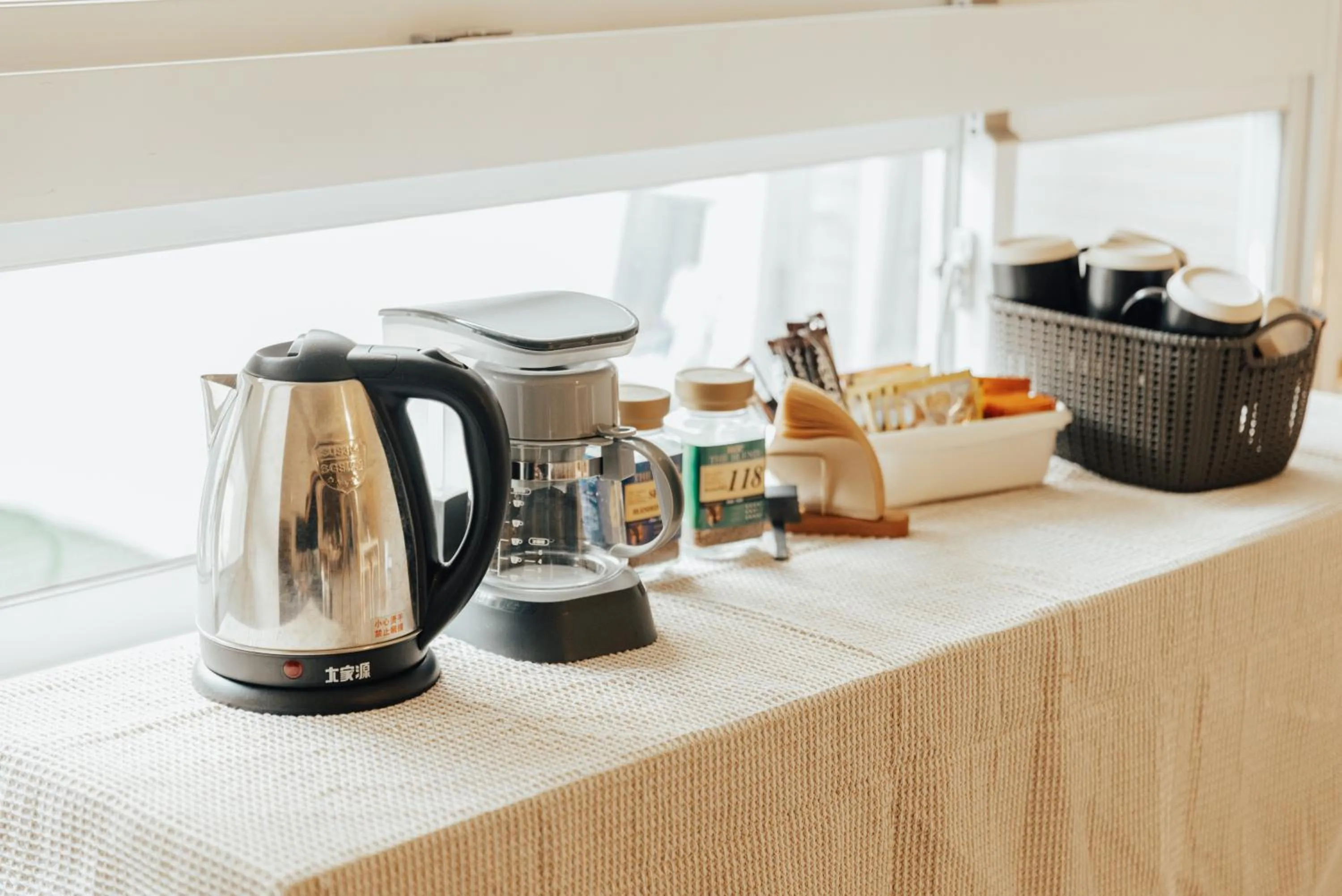 Coffee/tea facilities in Maybe Homestay