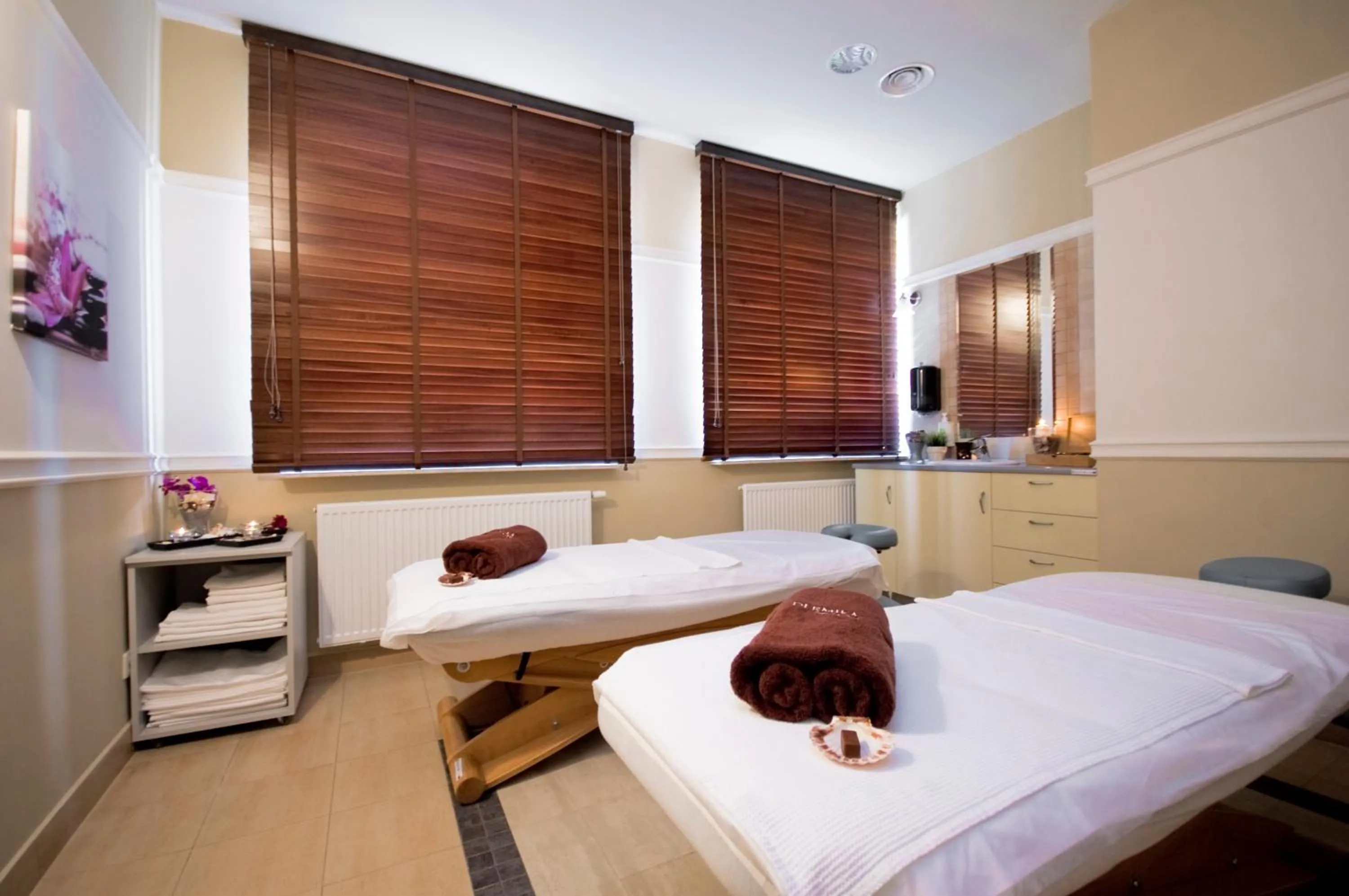 Spa and wellness centre/facilities, Bed in Hotel Korona Spa & Wellness