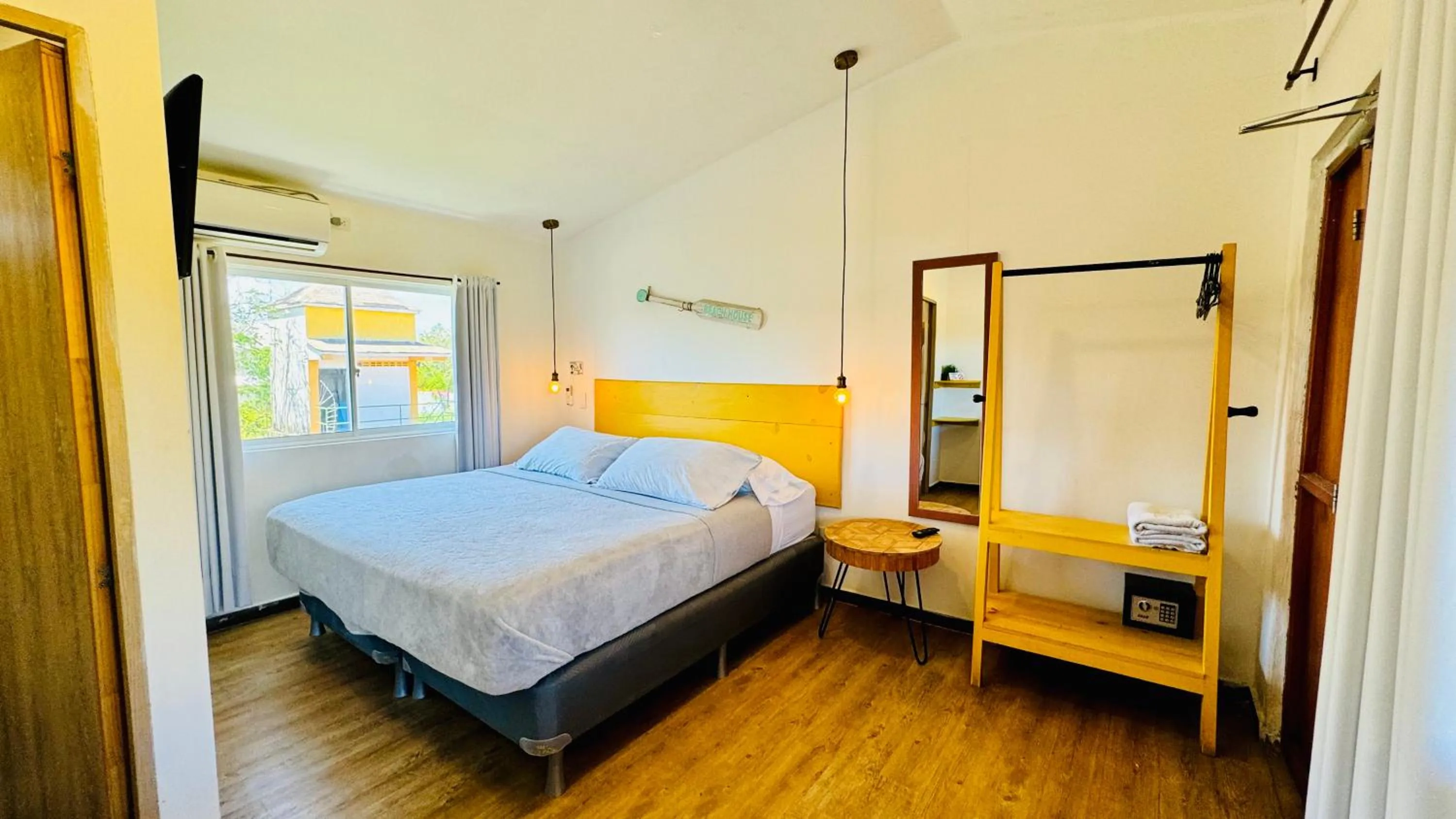 Photo of the whole room, Bed in Be Happy Hotel