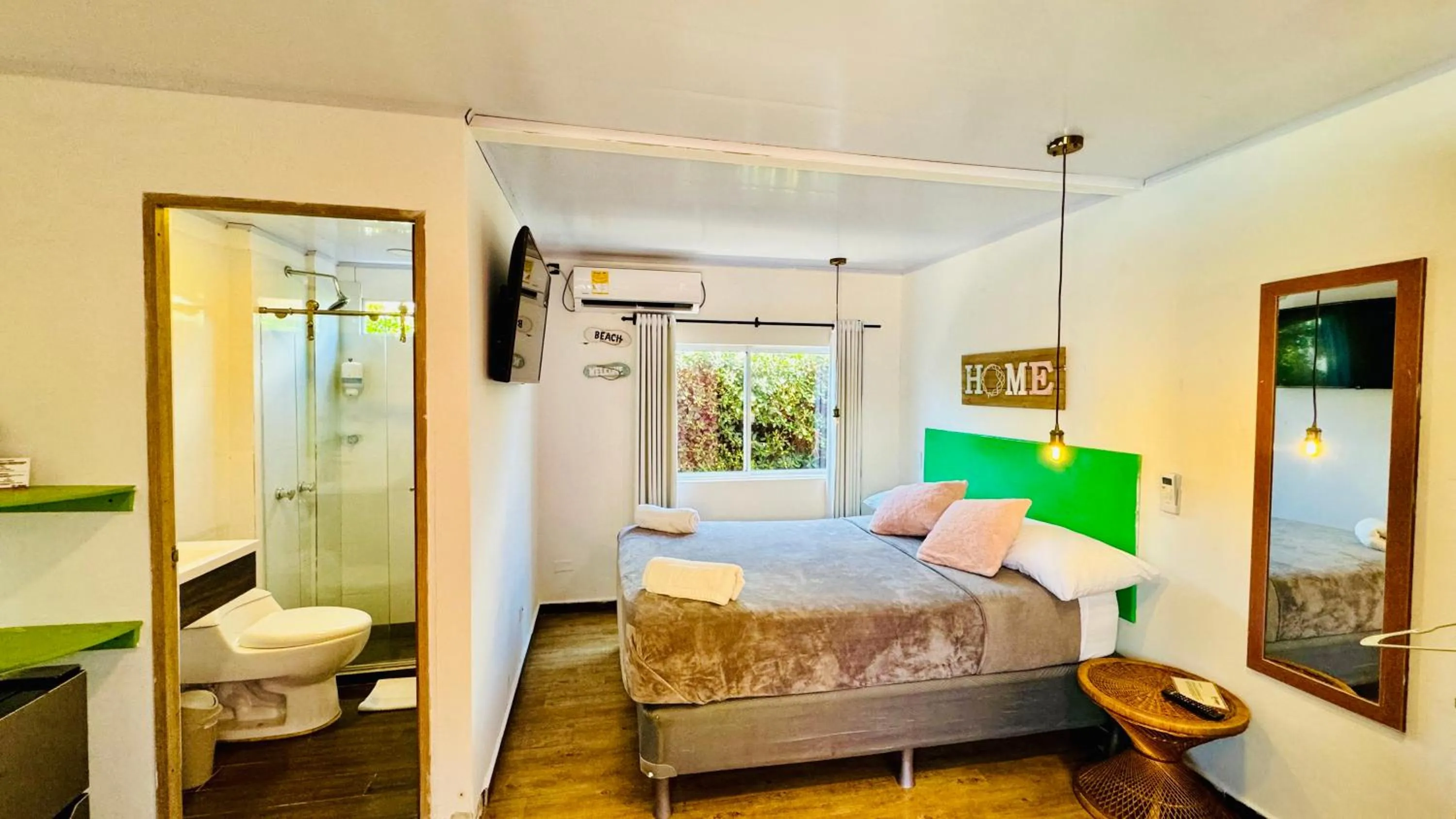 Bed in Be Happy Hotel