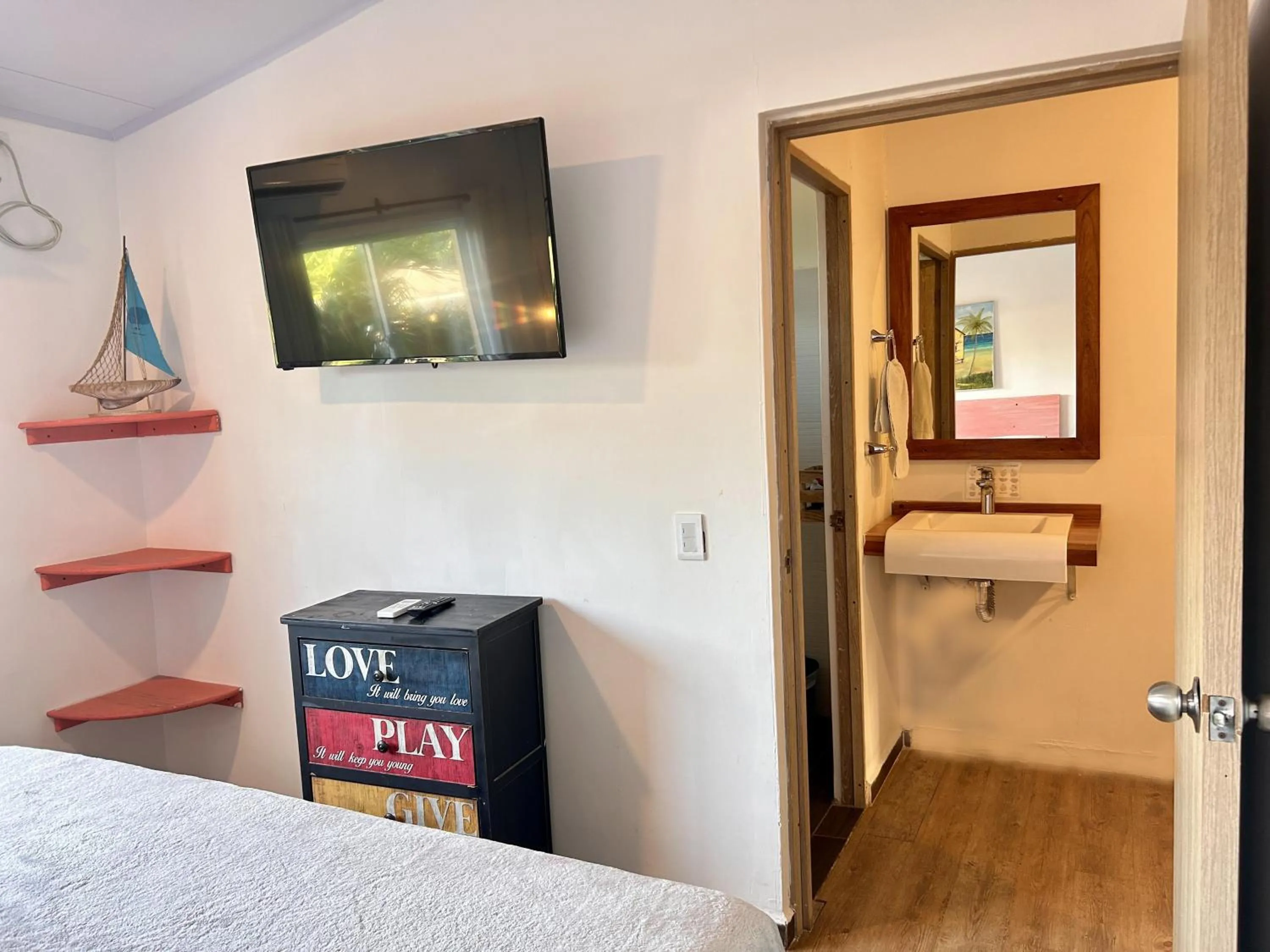 TV and multimedia, Bed in Be Happy Hotel