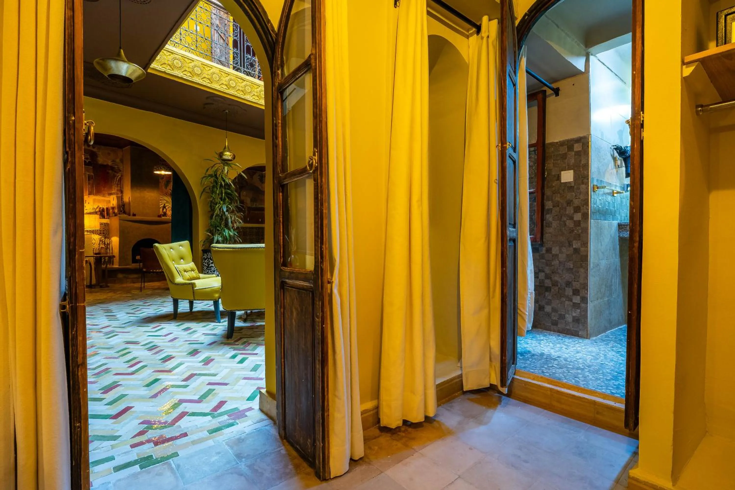 Bed in Dar Khmissa Riad & Spa