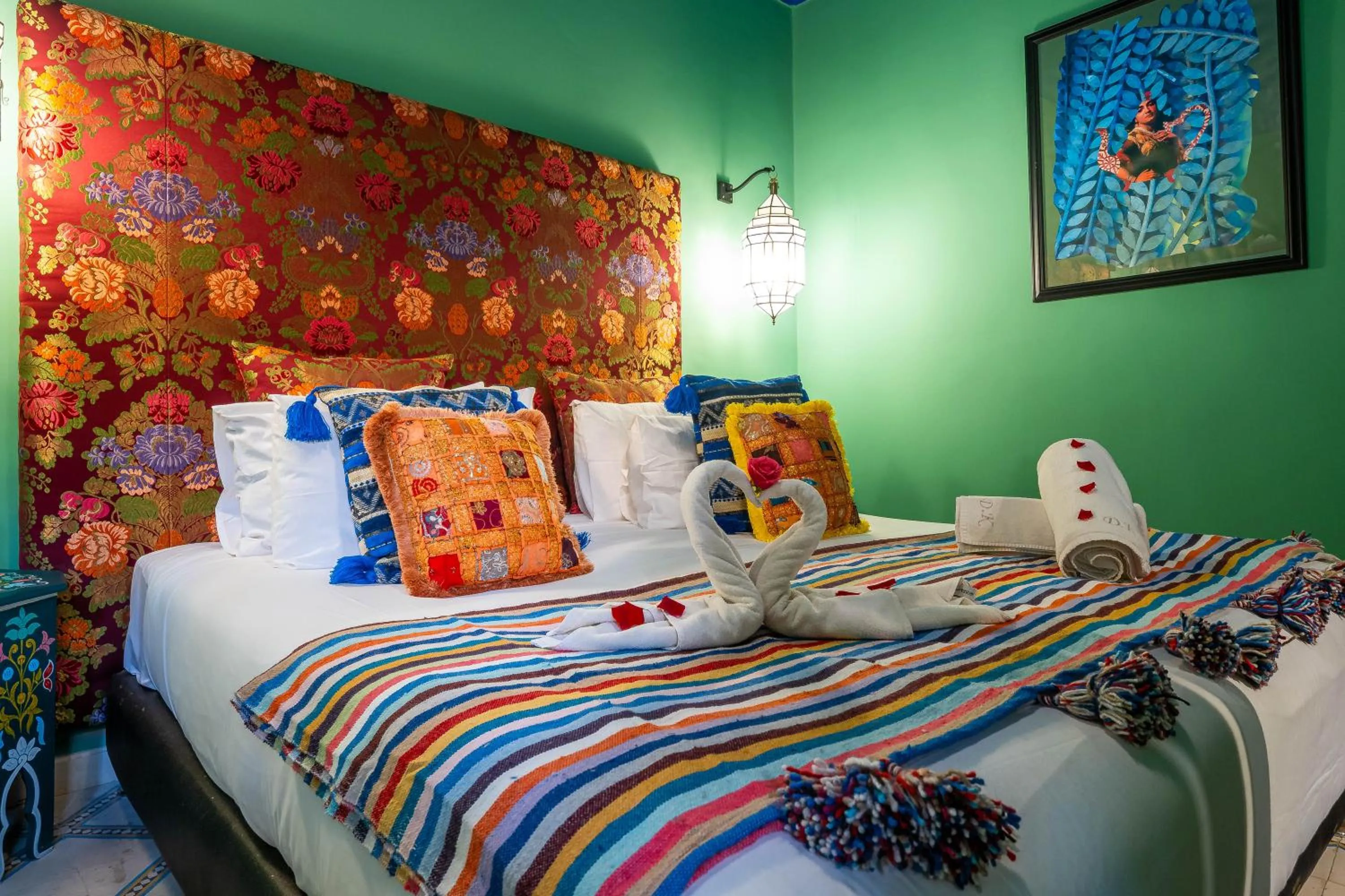 Bed in Dar Khmissa Riad & Spa