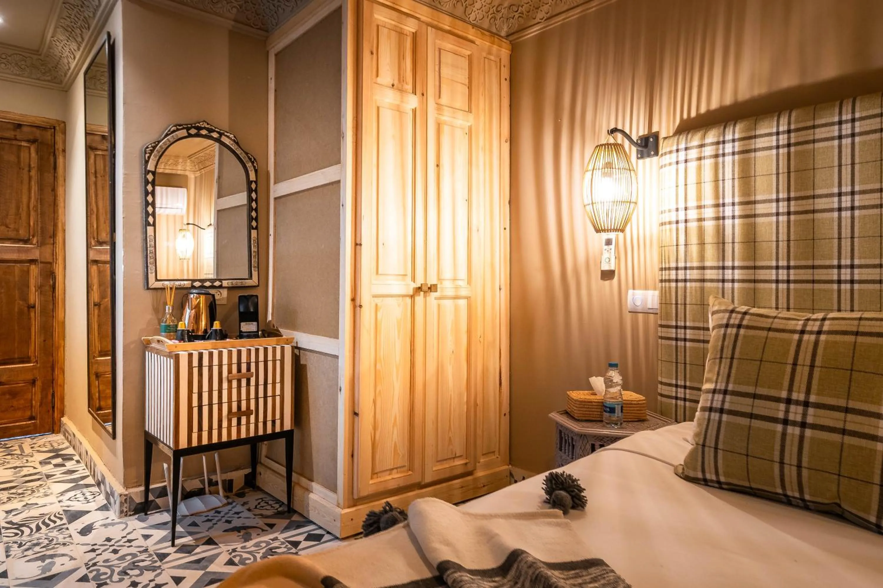 Bed in Dar Khmissa Riad & Spa