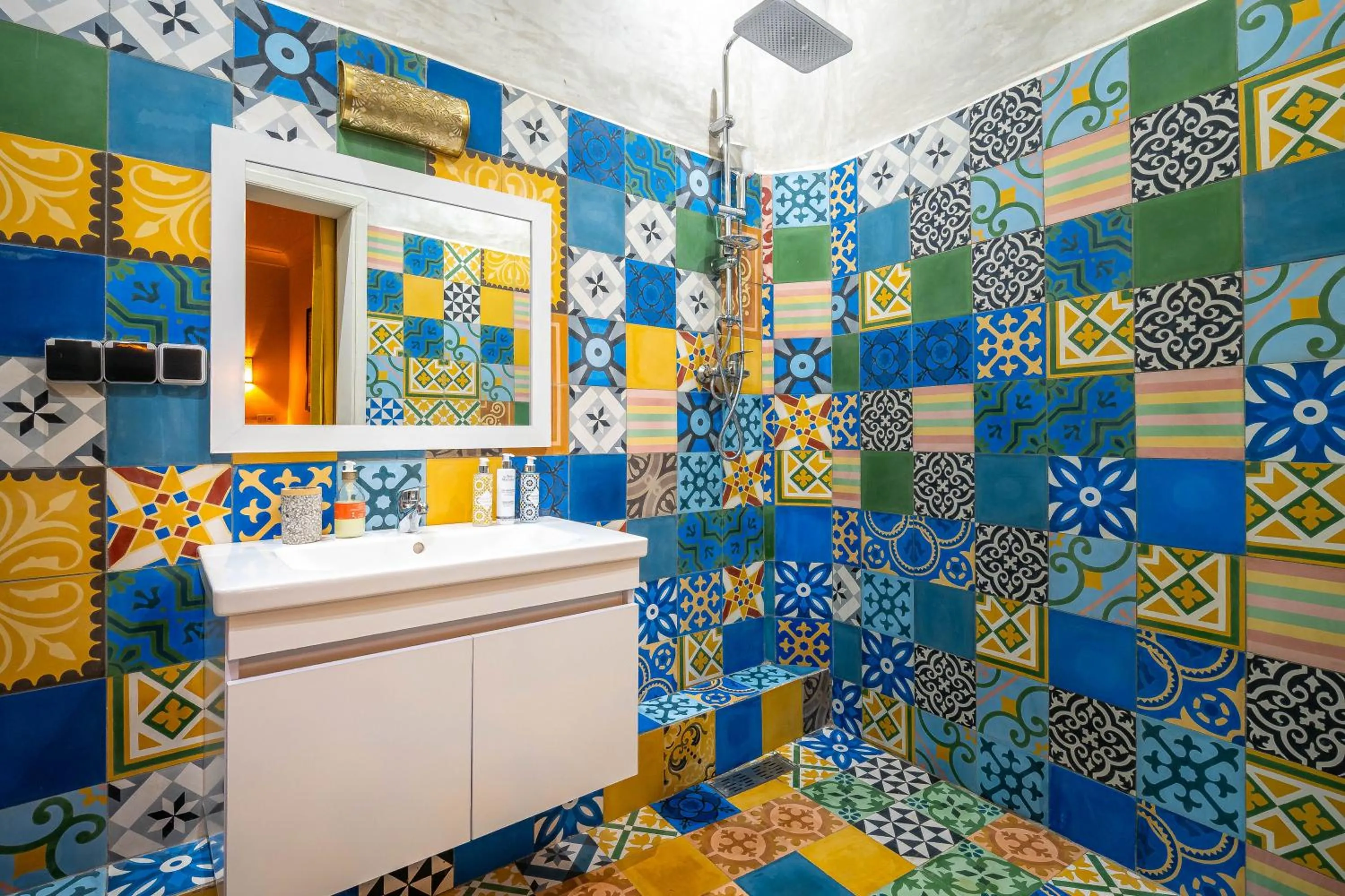 Shower in Dar Khmissa Riad & Spa