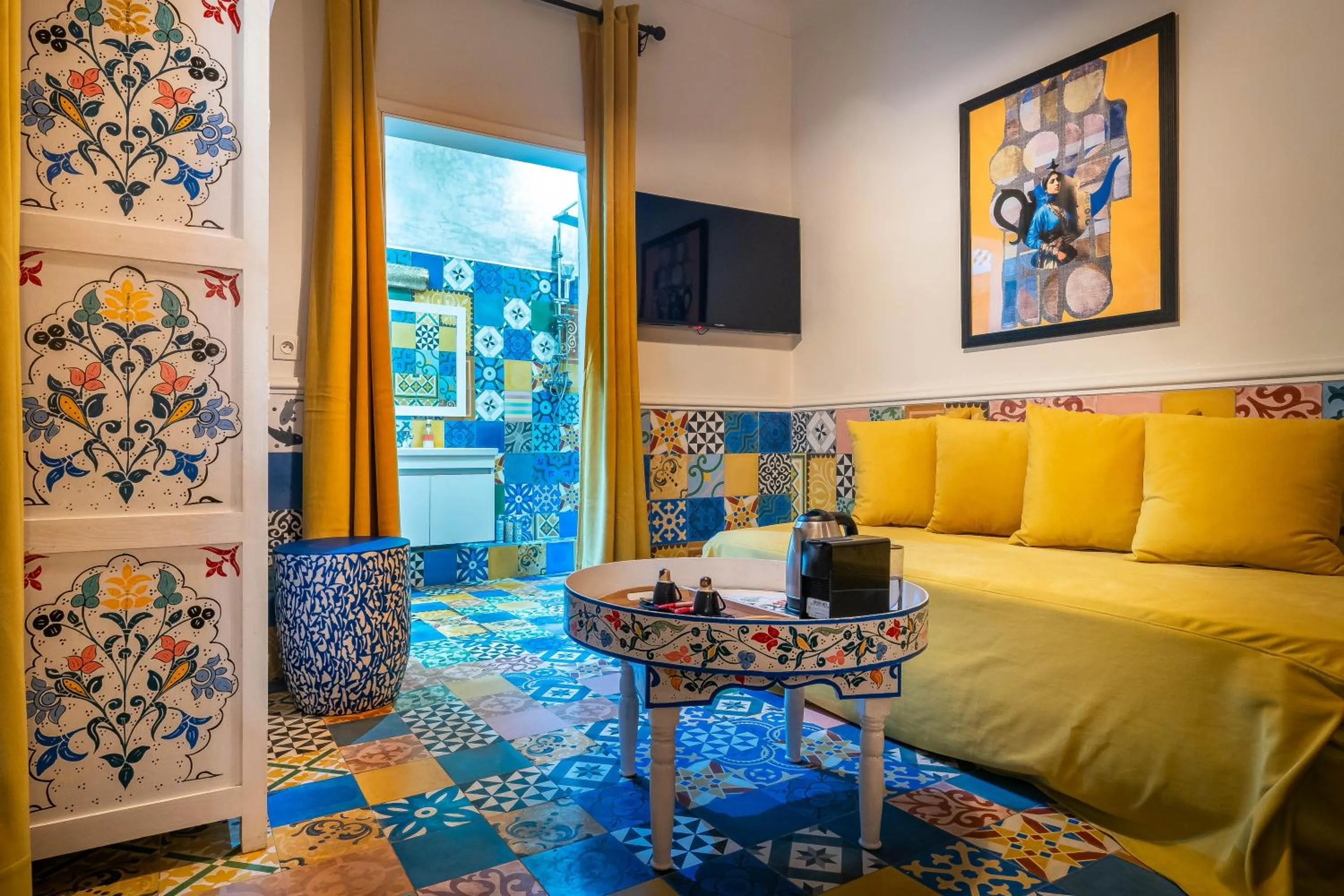 Bed in Dar Khmissa Riad & Spa