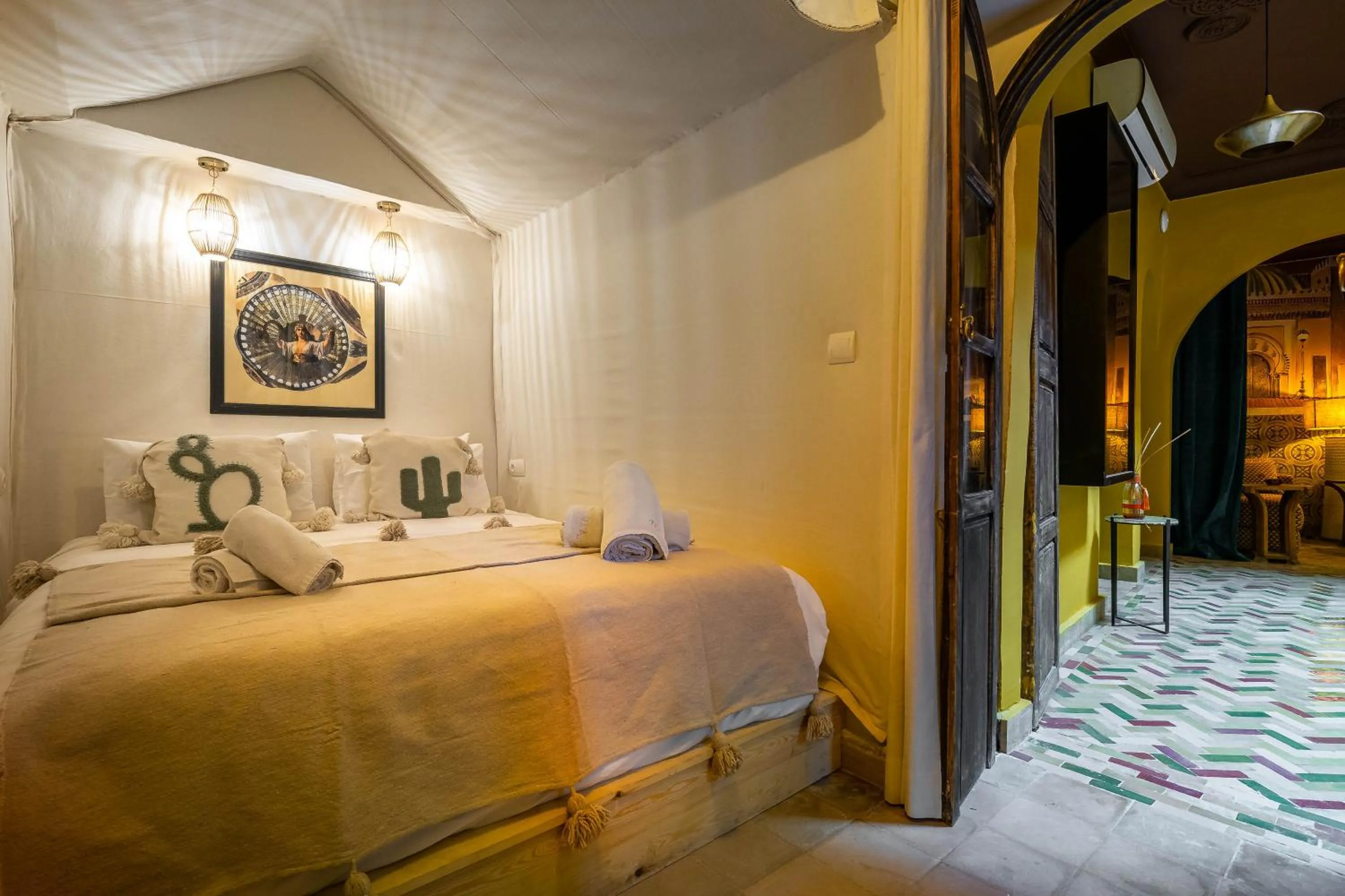 Bed in Dar Khmissa Riad & Spa