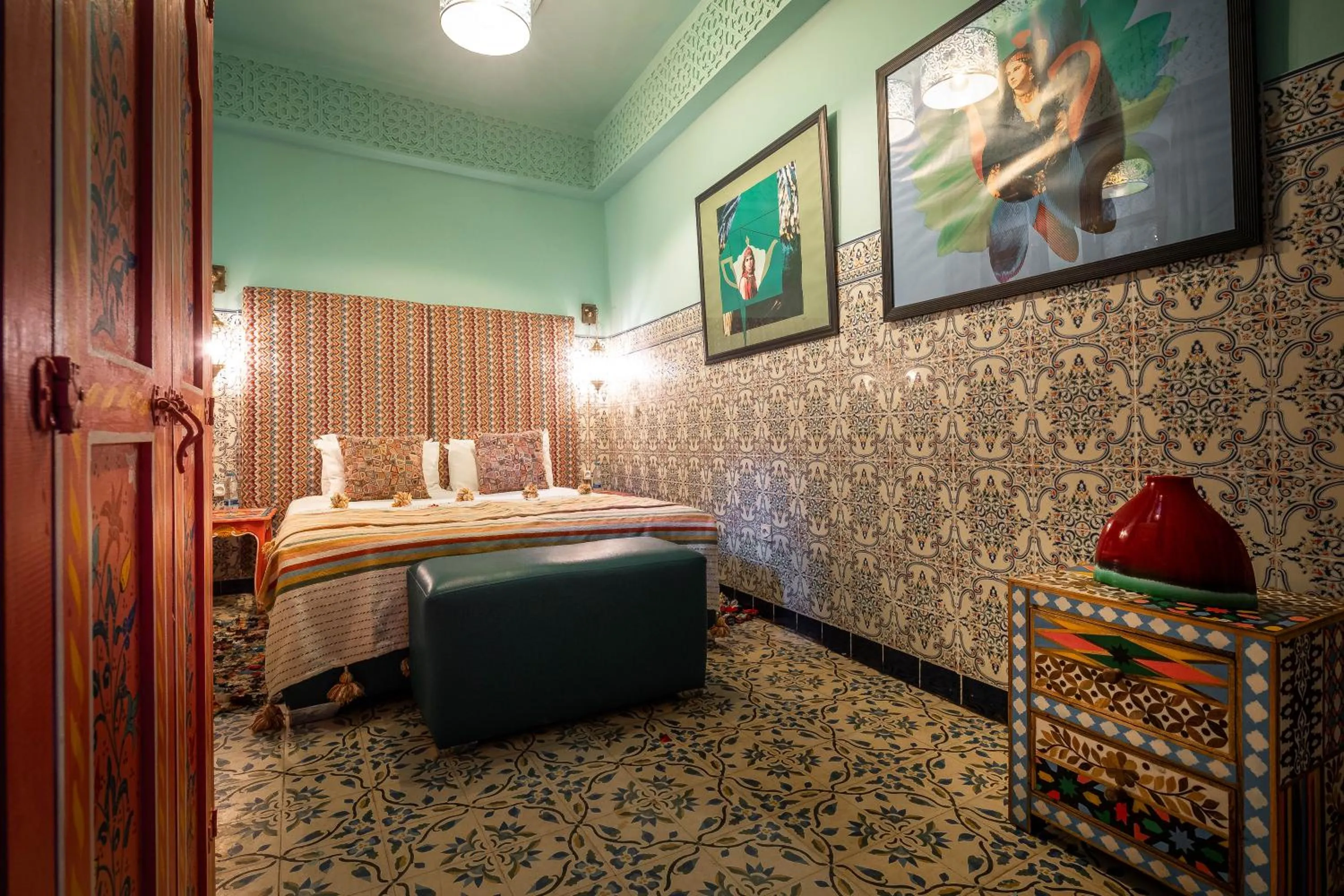 Bed in Dar Khmissa Riad & Spa