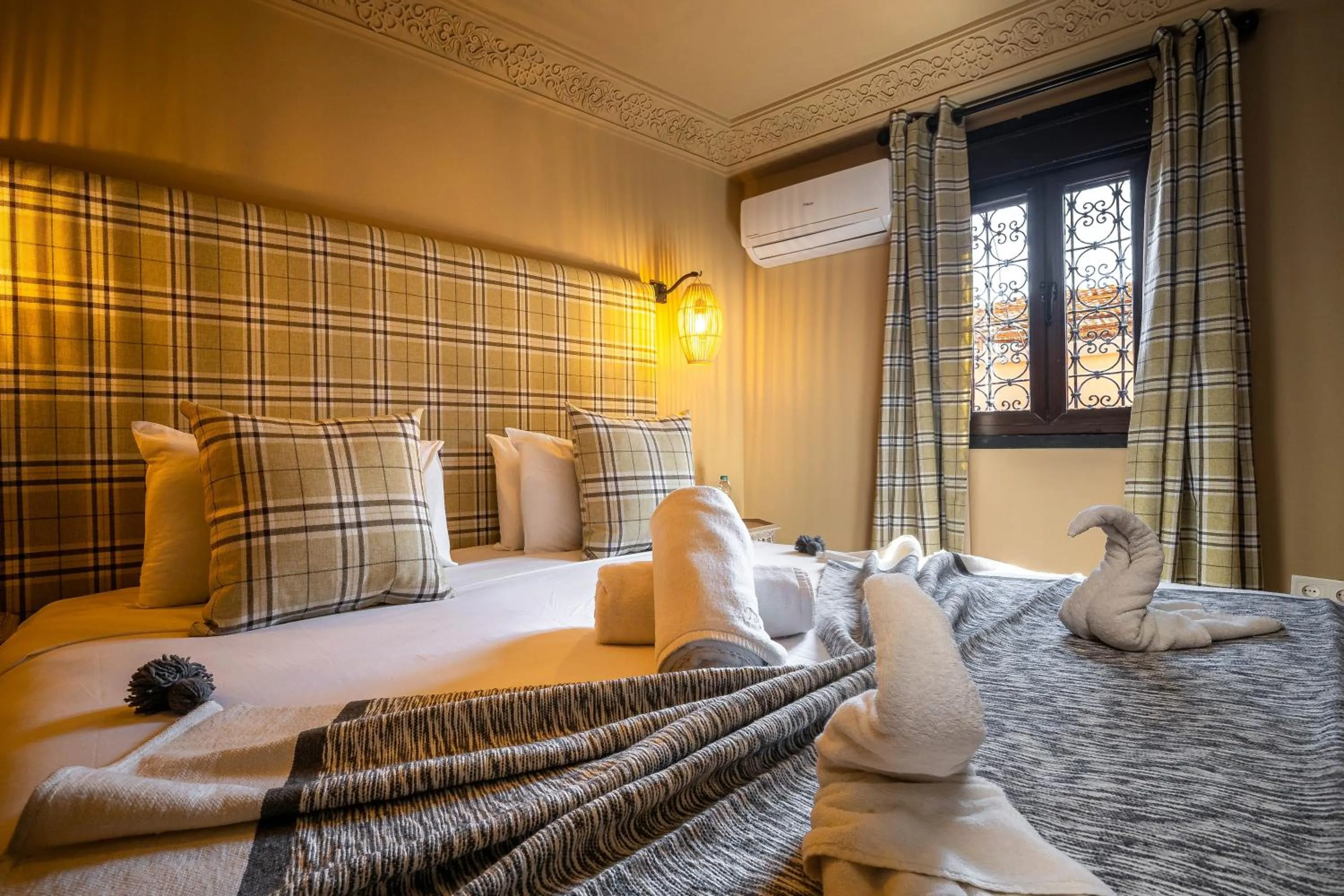 Bed in Dar Khmissa Riad & Spa