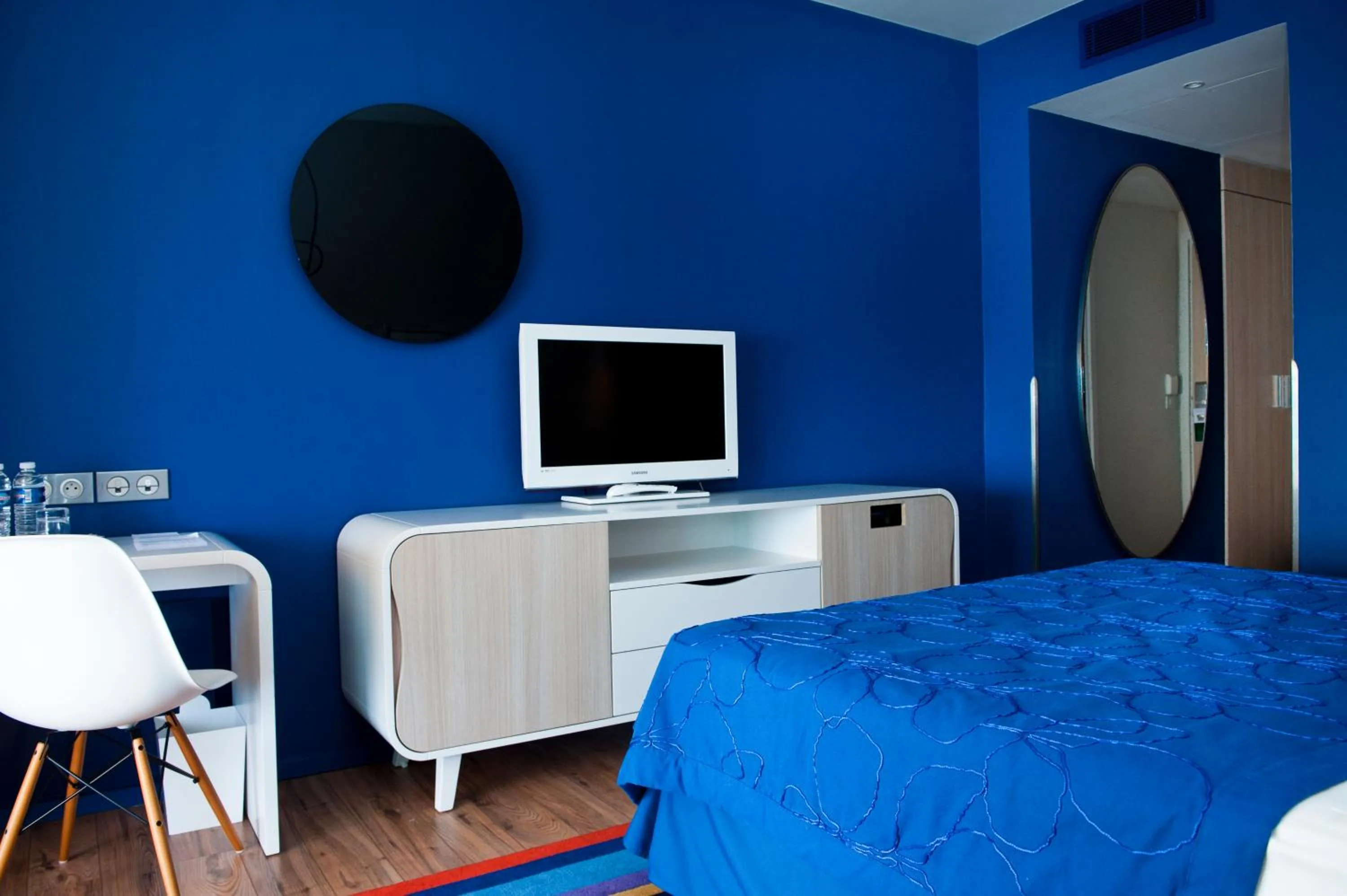 TV and multimedia, Bed in Hotel Victoria