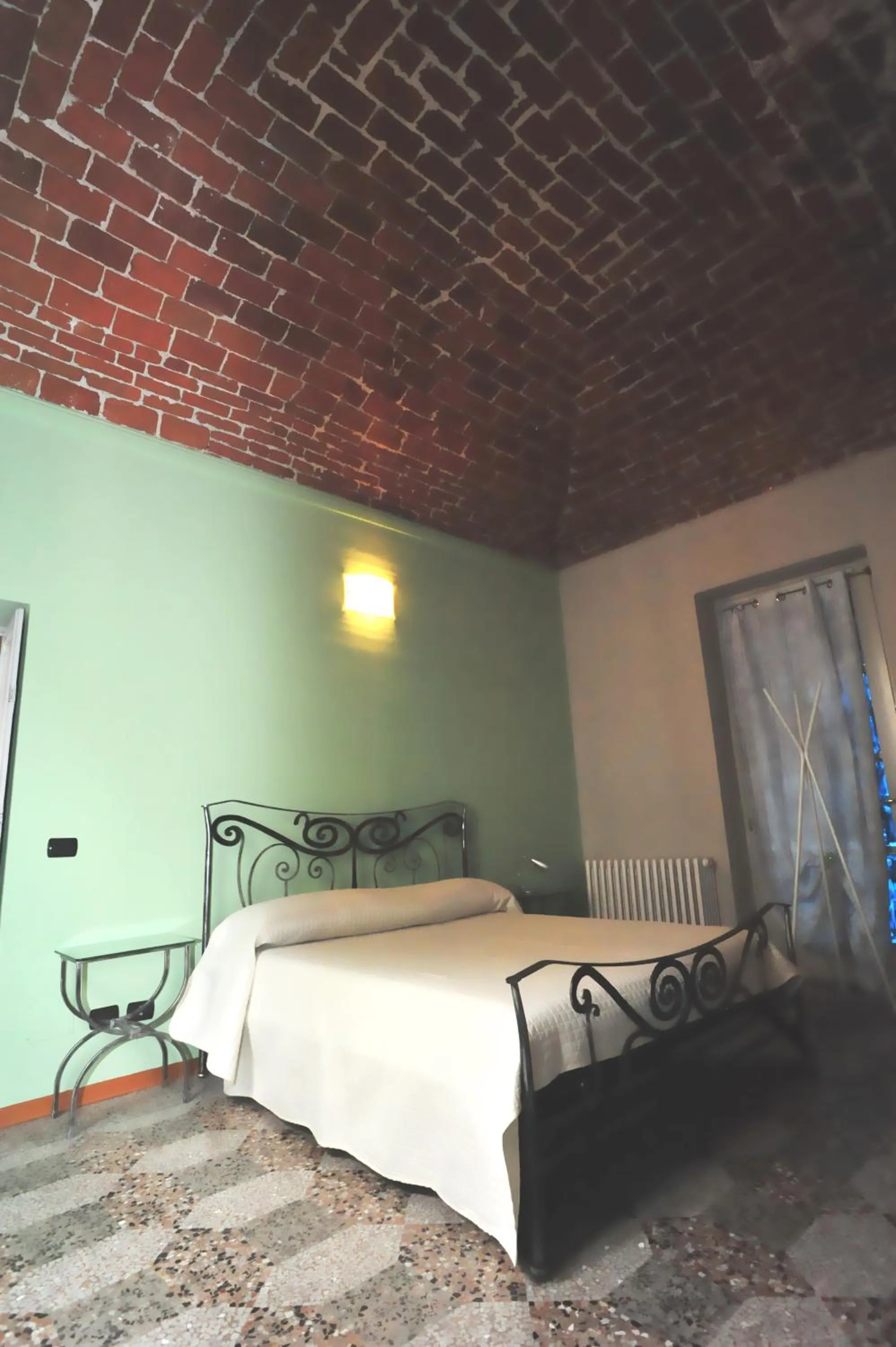 Bed in HH Hermoso Housing VALENZA