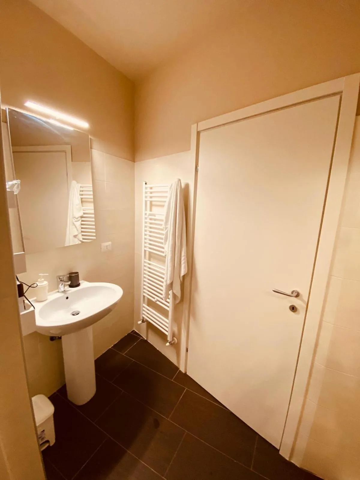 HH Hermoso Housing VALENZA