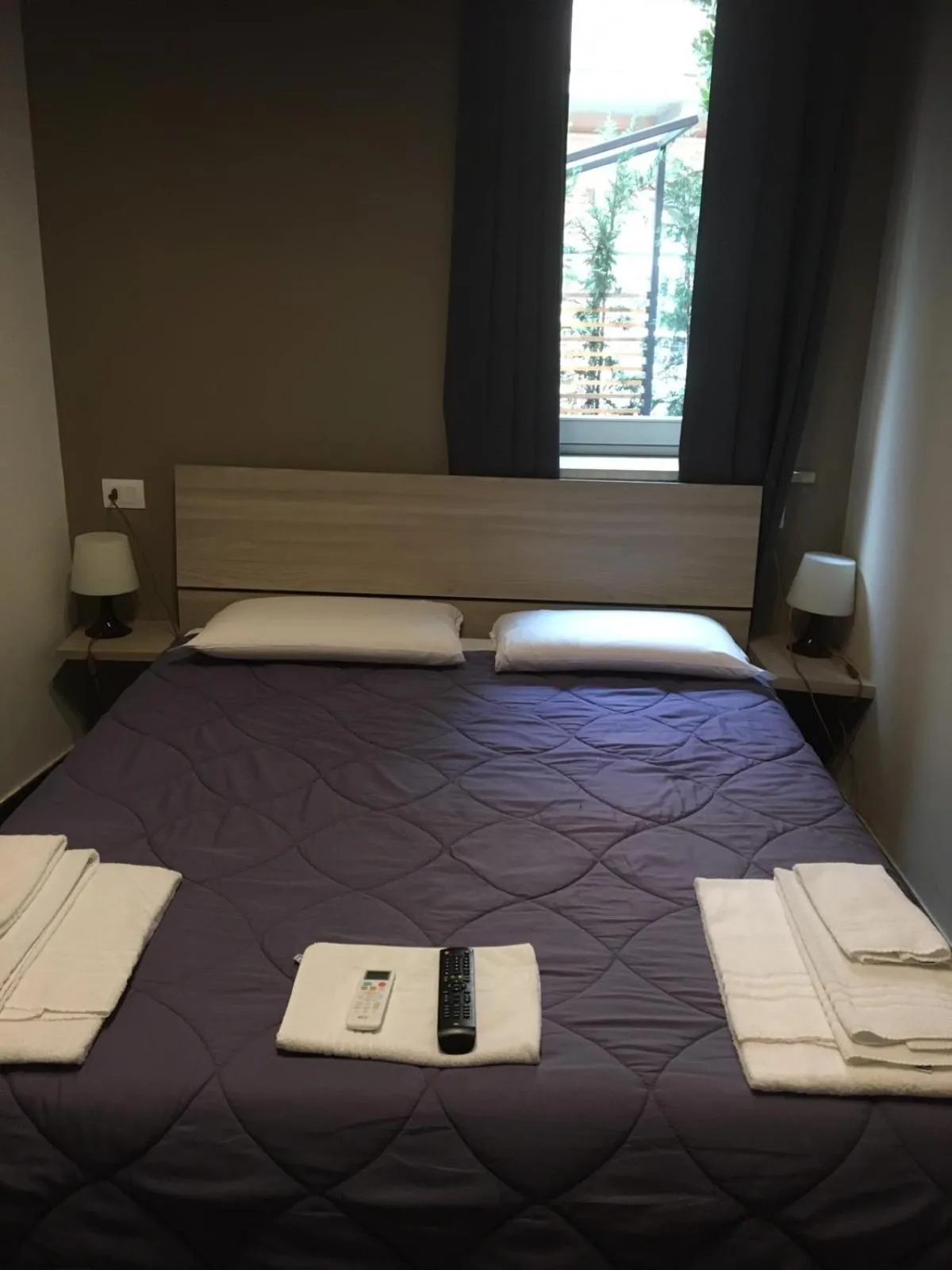 Bed in HH Hermoso Housing VALENZA