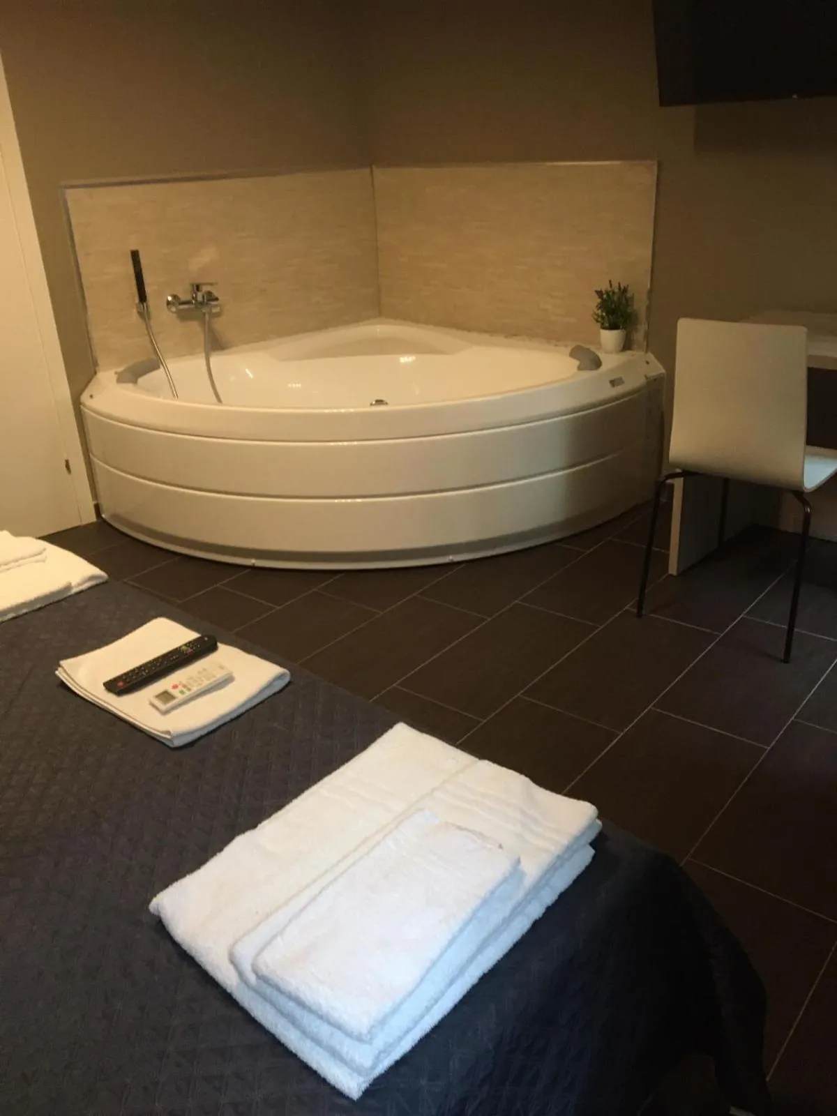 HH Hermoso Housing VALENZA