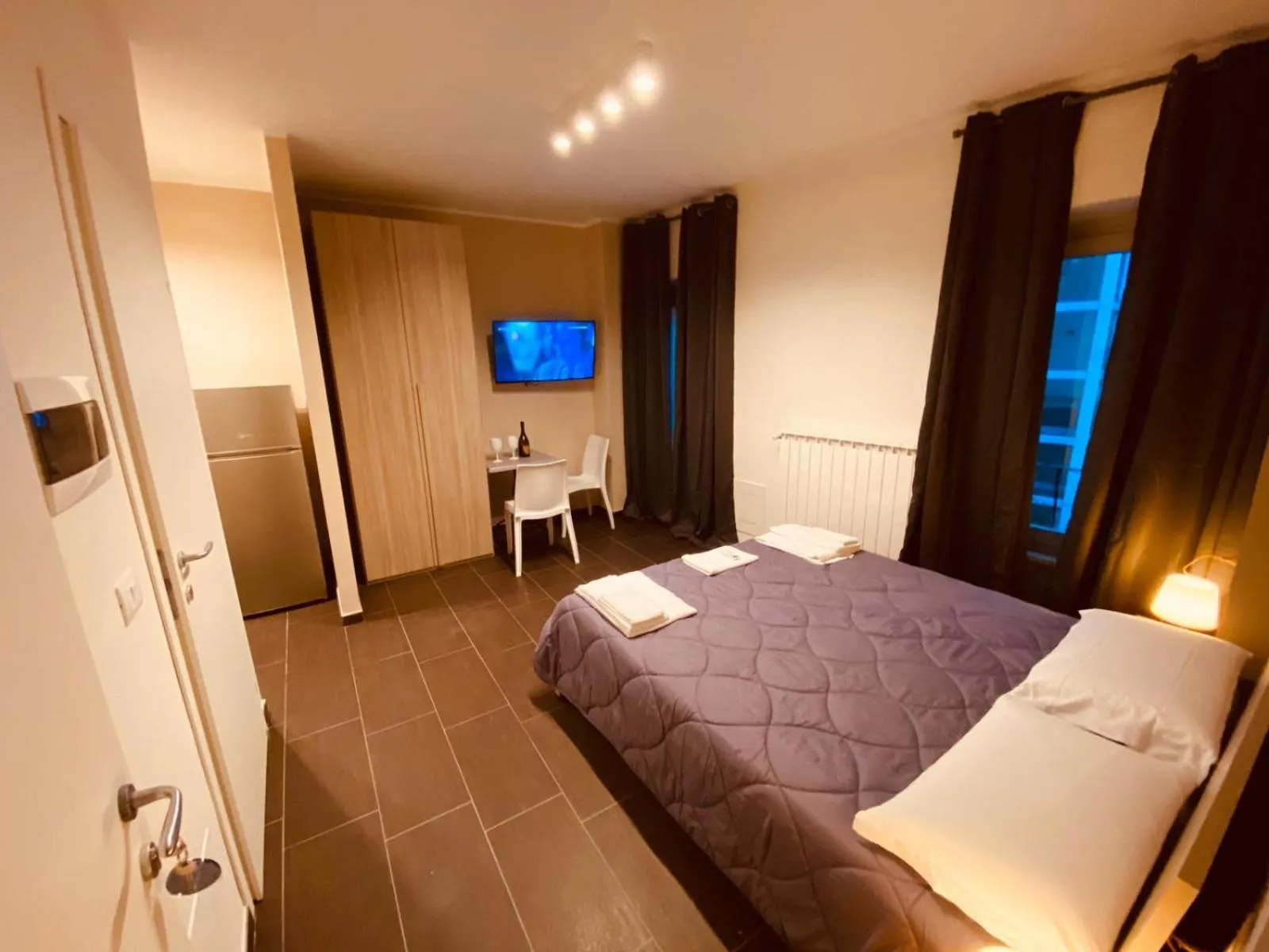 Bed in HH Hermoso Housing VALENZA