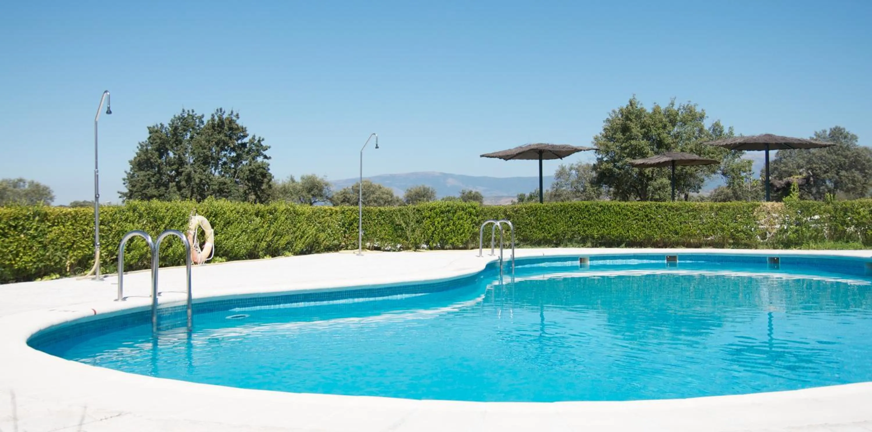 Swimming pool in Hospedium Hotel Valles de Gredos Golf