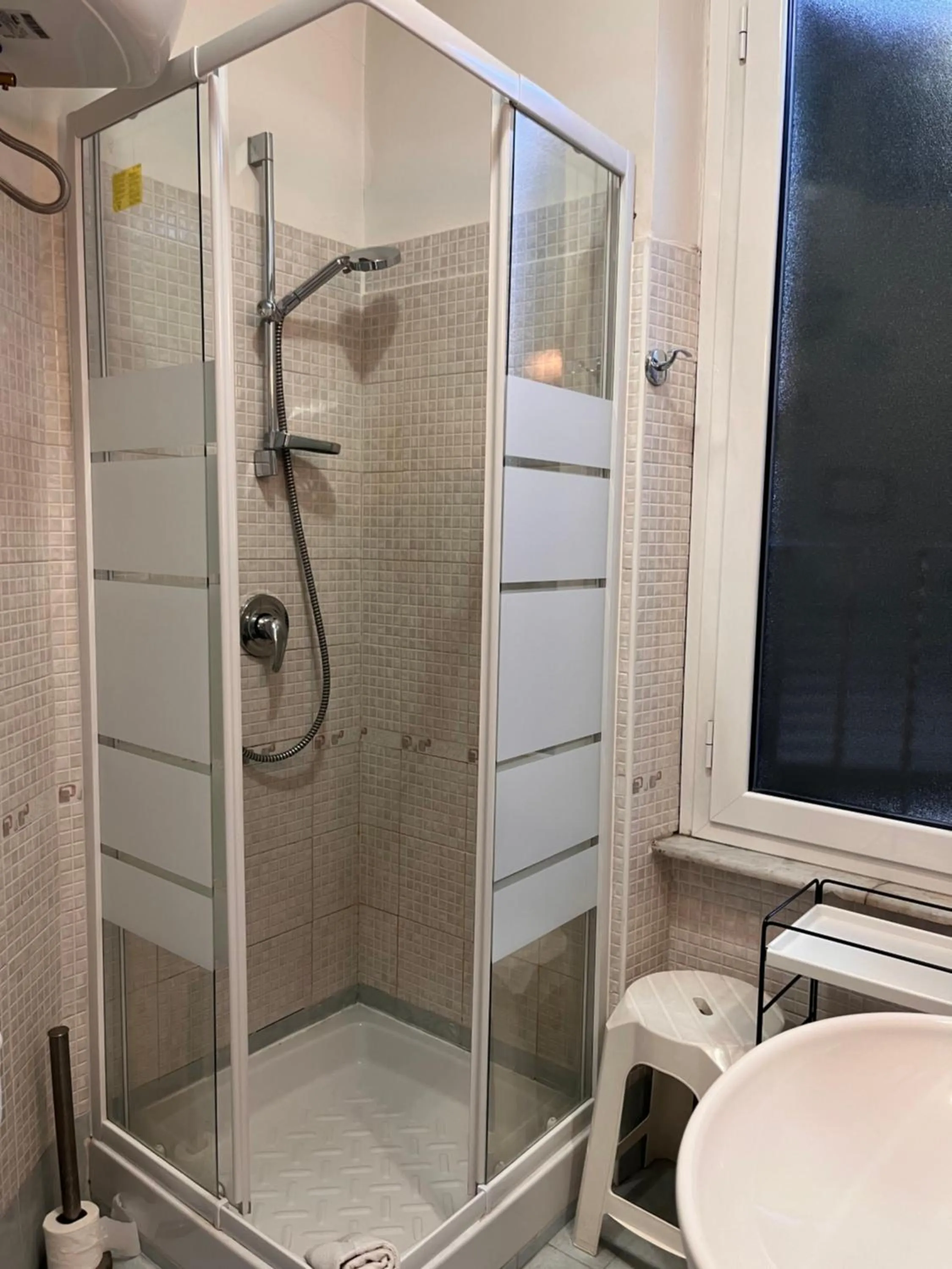 Shower in B&B DolceVirginia