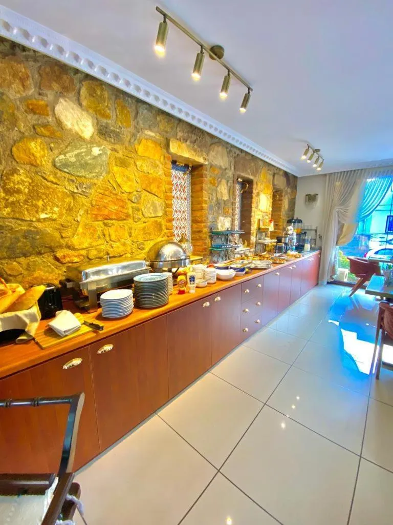 Restaurant/places to eat in Saint John Hotel