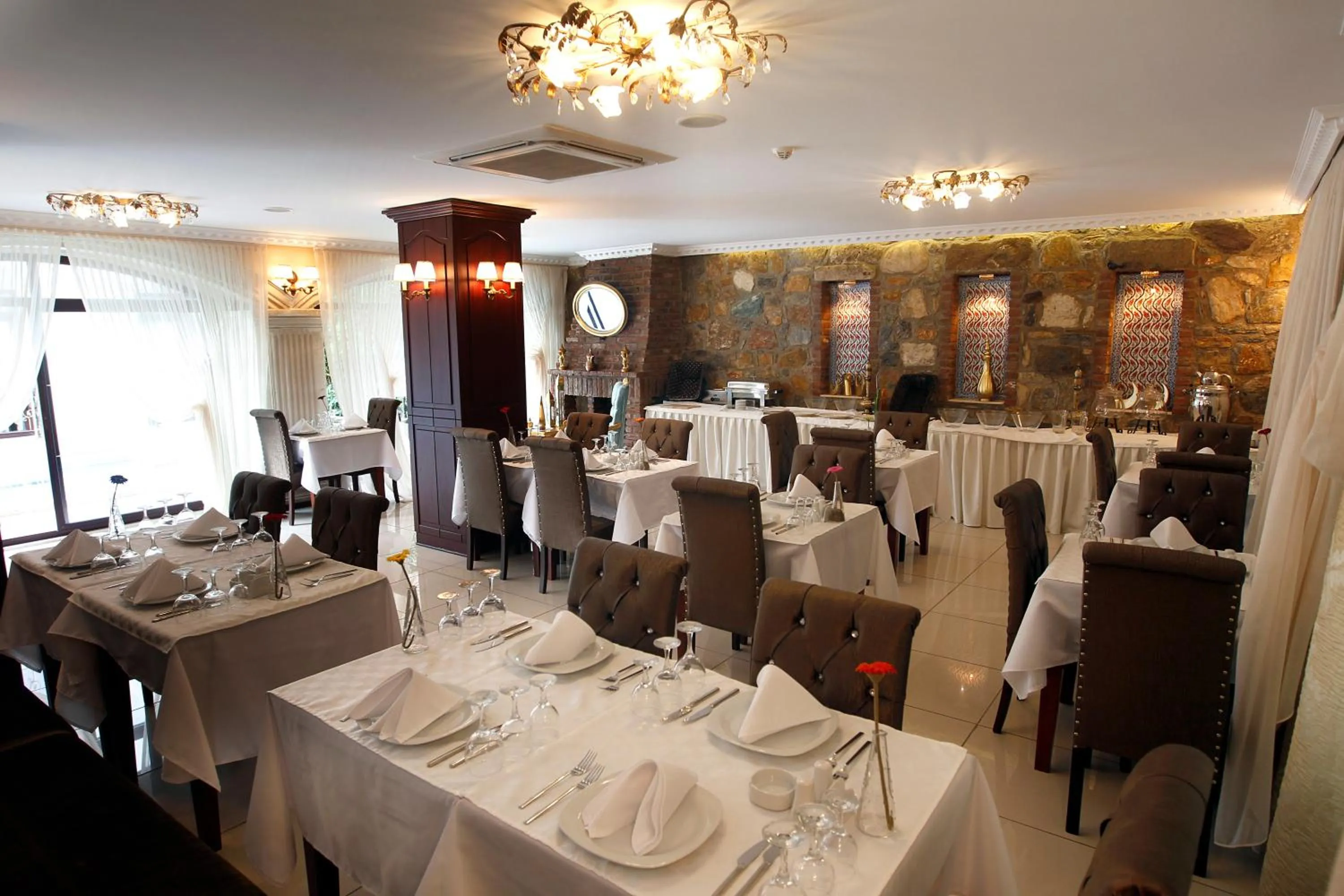 Restaurant/places to eat in Saint John Hotel