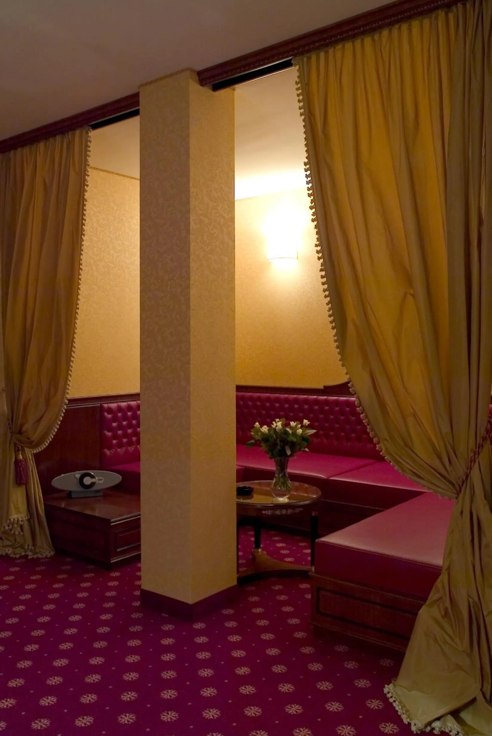 Other, Bed in Hotel Maxim