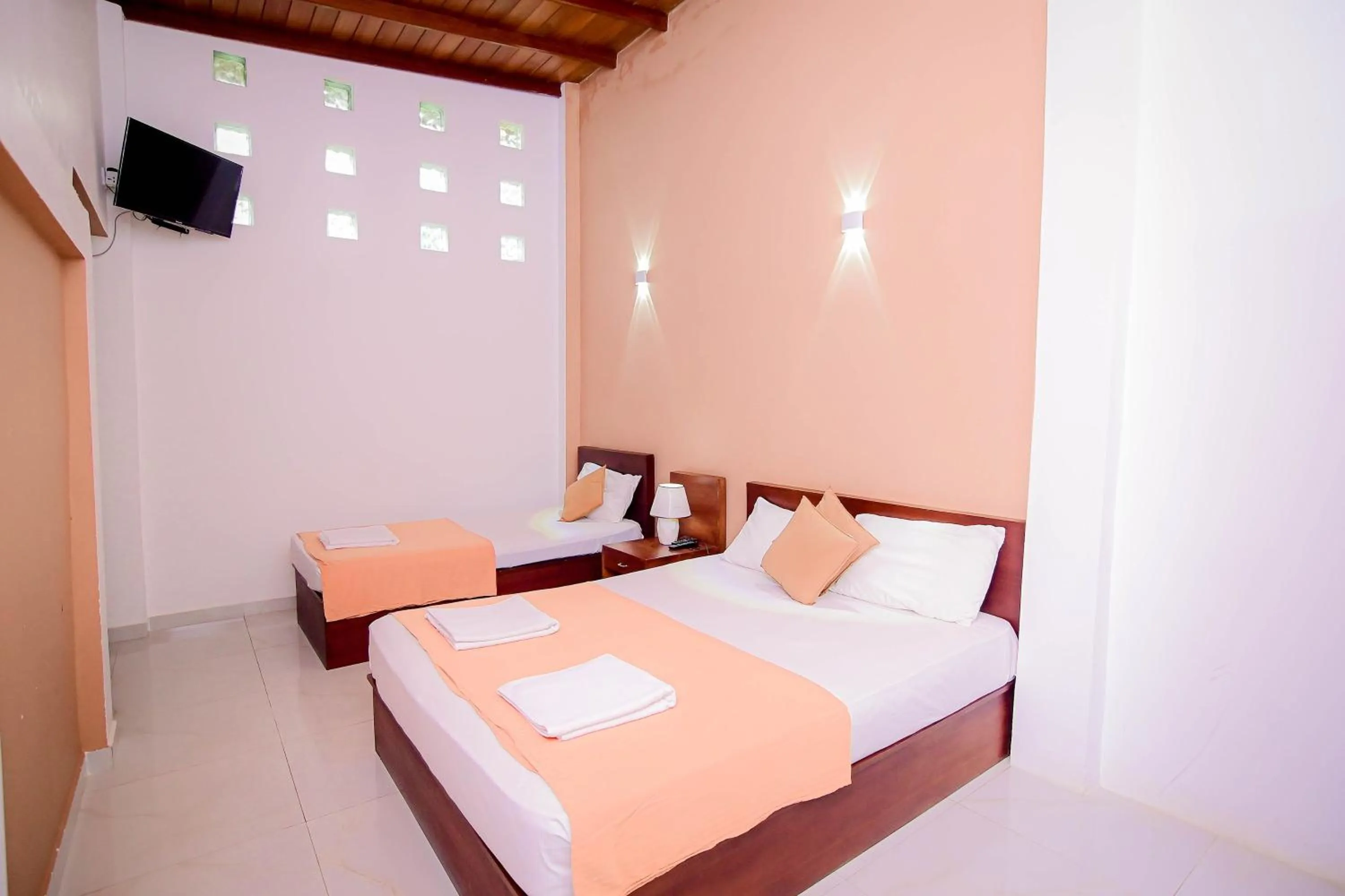 Bed in Airport Villa