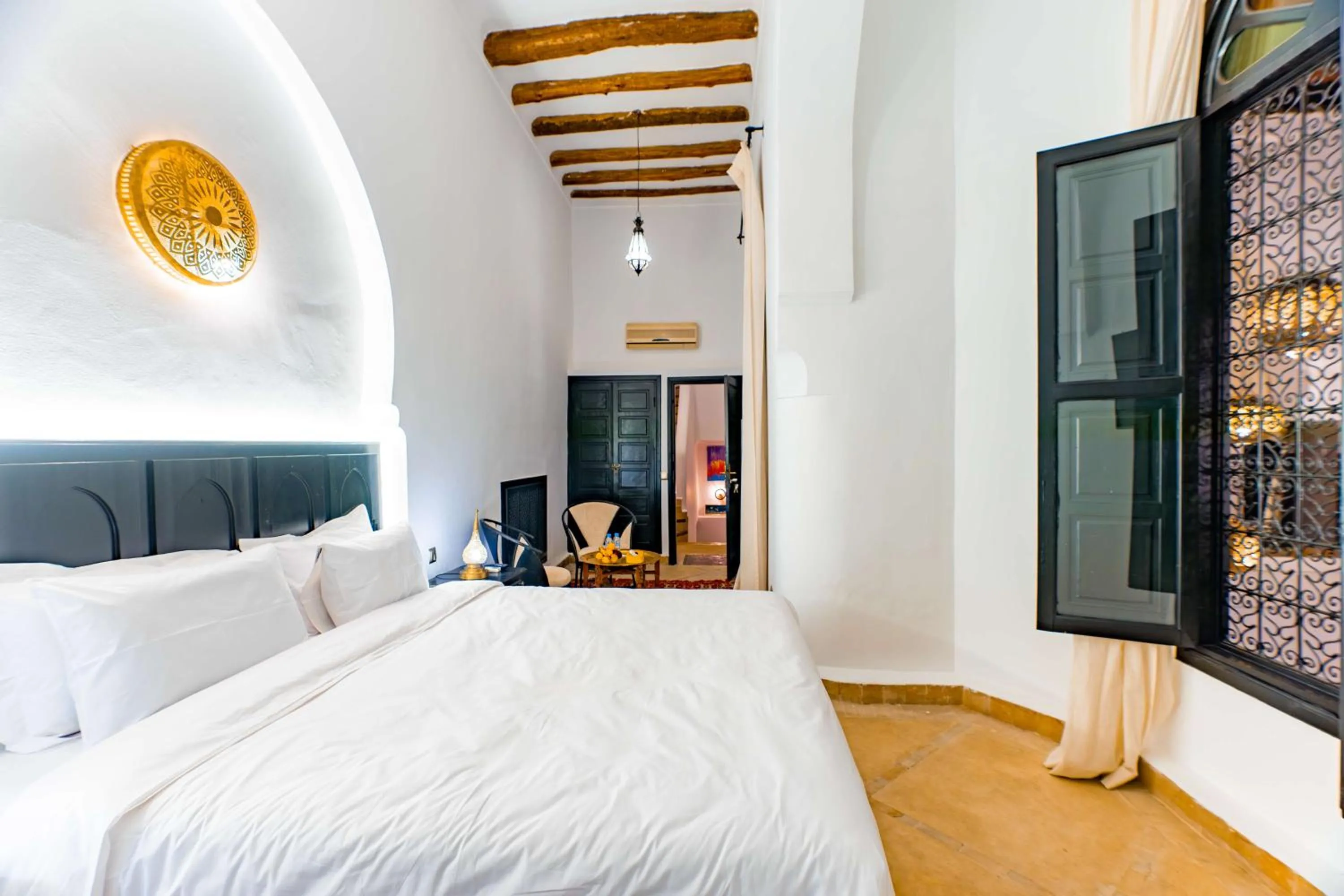 Bedroom in Riad Dar Dialkoum