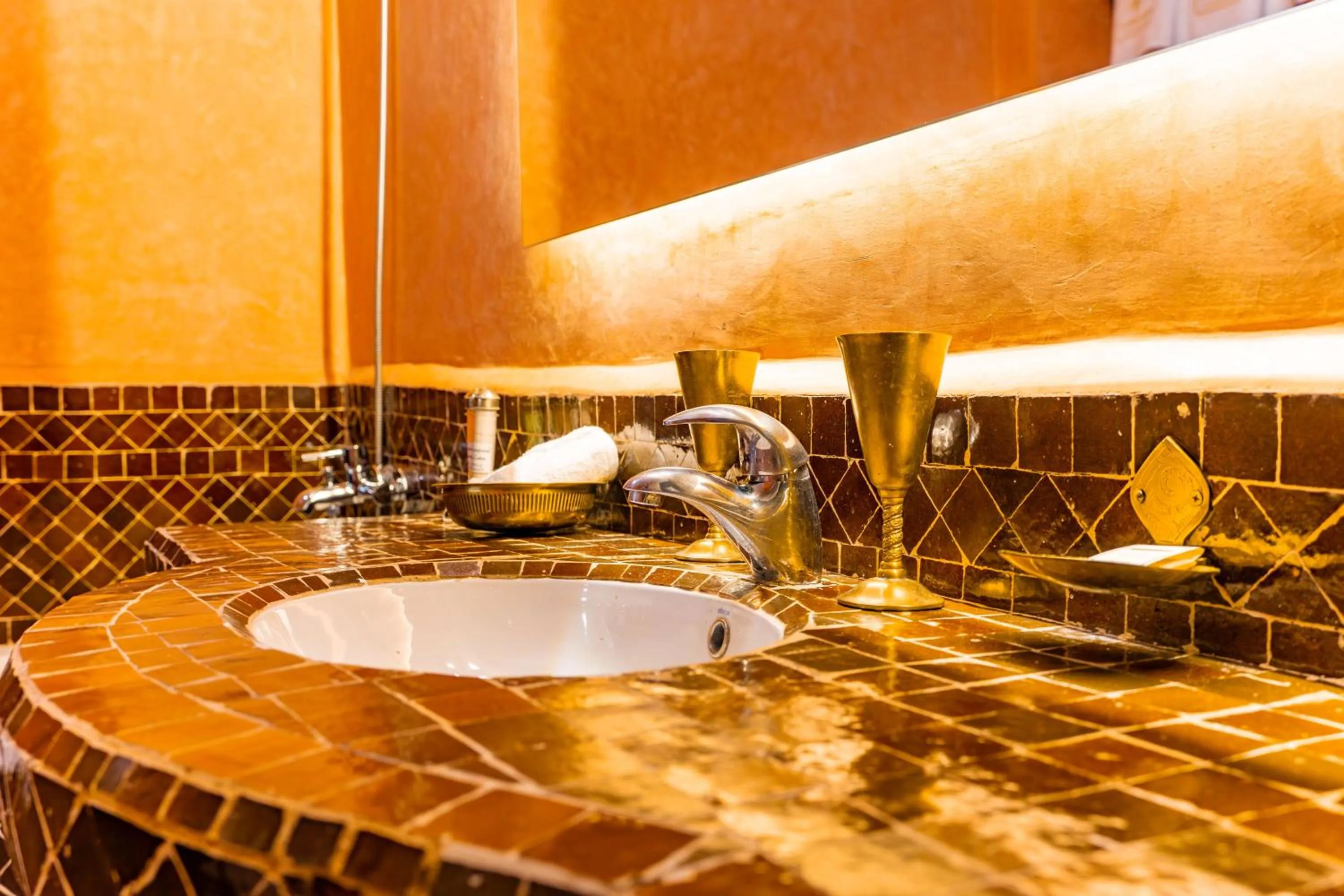 Bathroom in Riad Dar Dialkoum