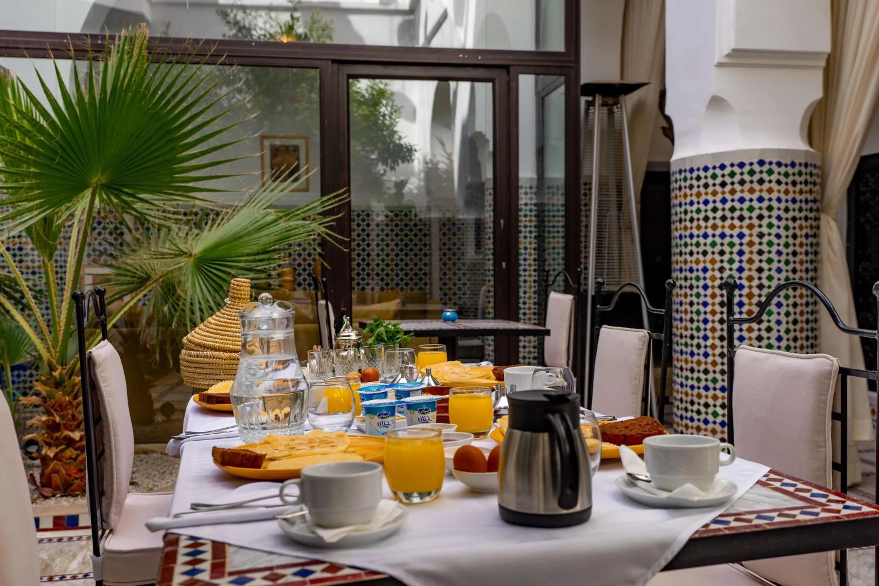 Restaurant/places to eat in Riad Dar Dialkoum