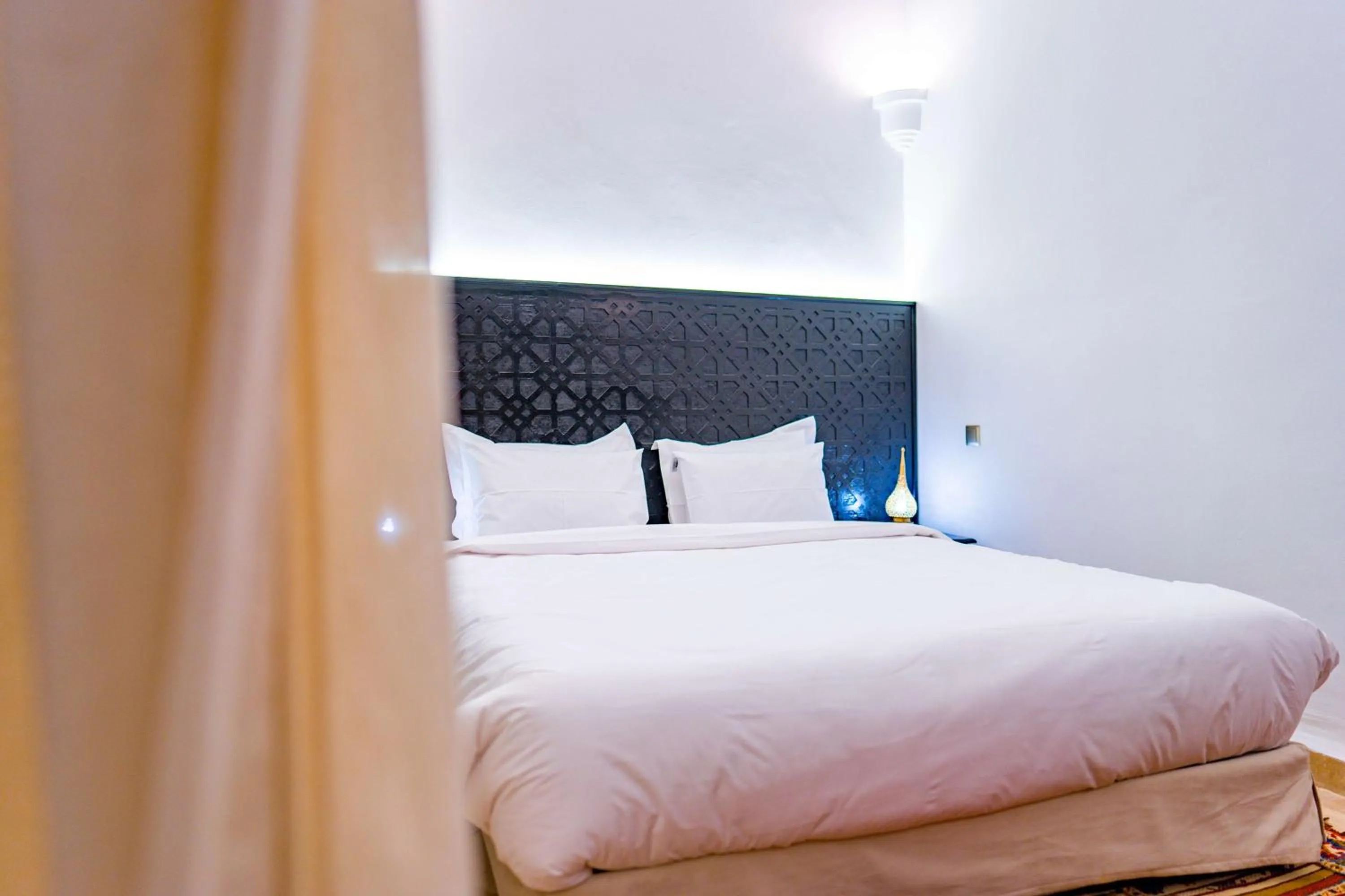 Bedroom in Riad Dar Dialkoum