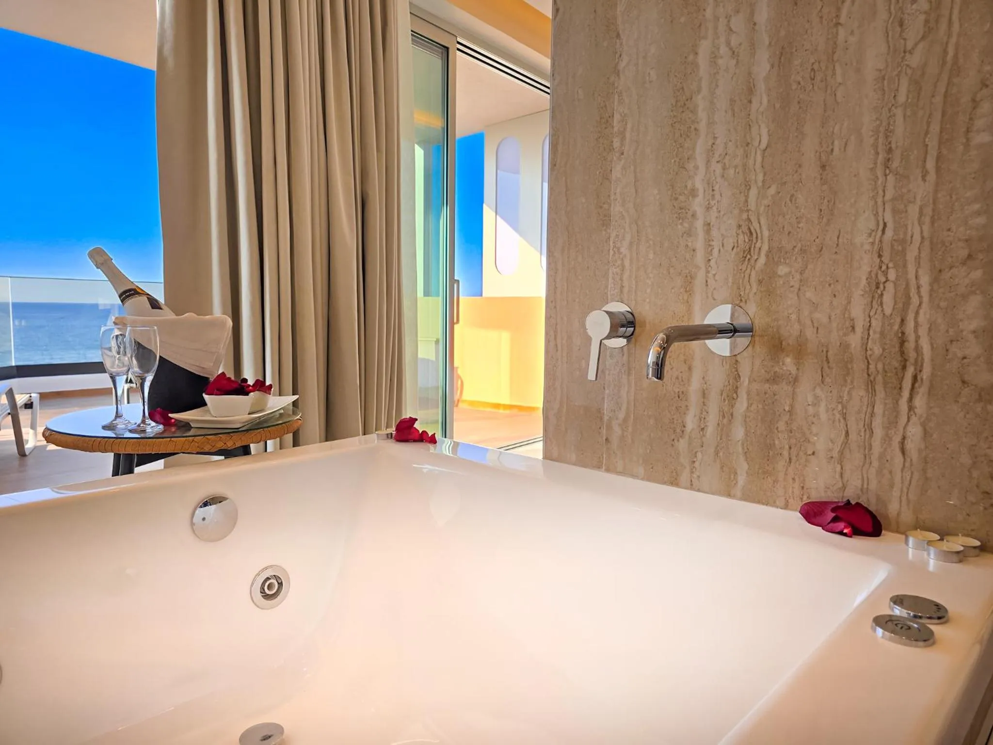 Theo Beach Hotel Apartments