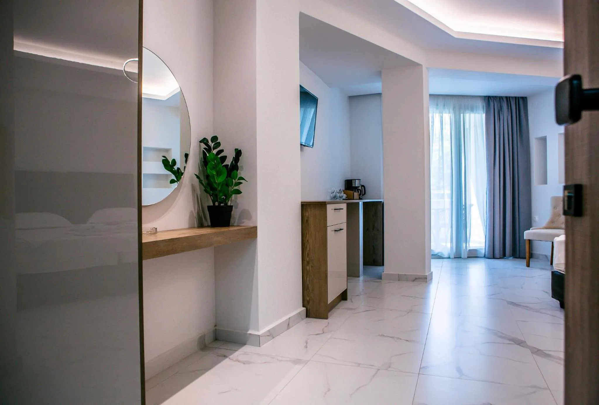 Theo Beach Hotel Apartments