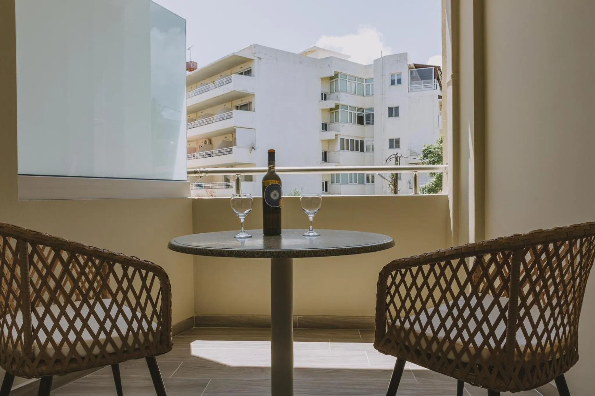 Theo Beach Hotel Apartments