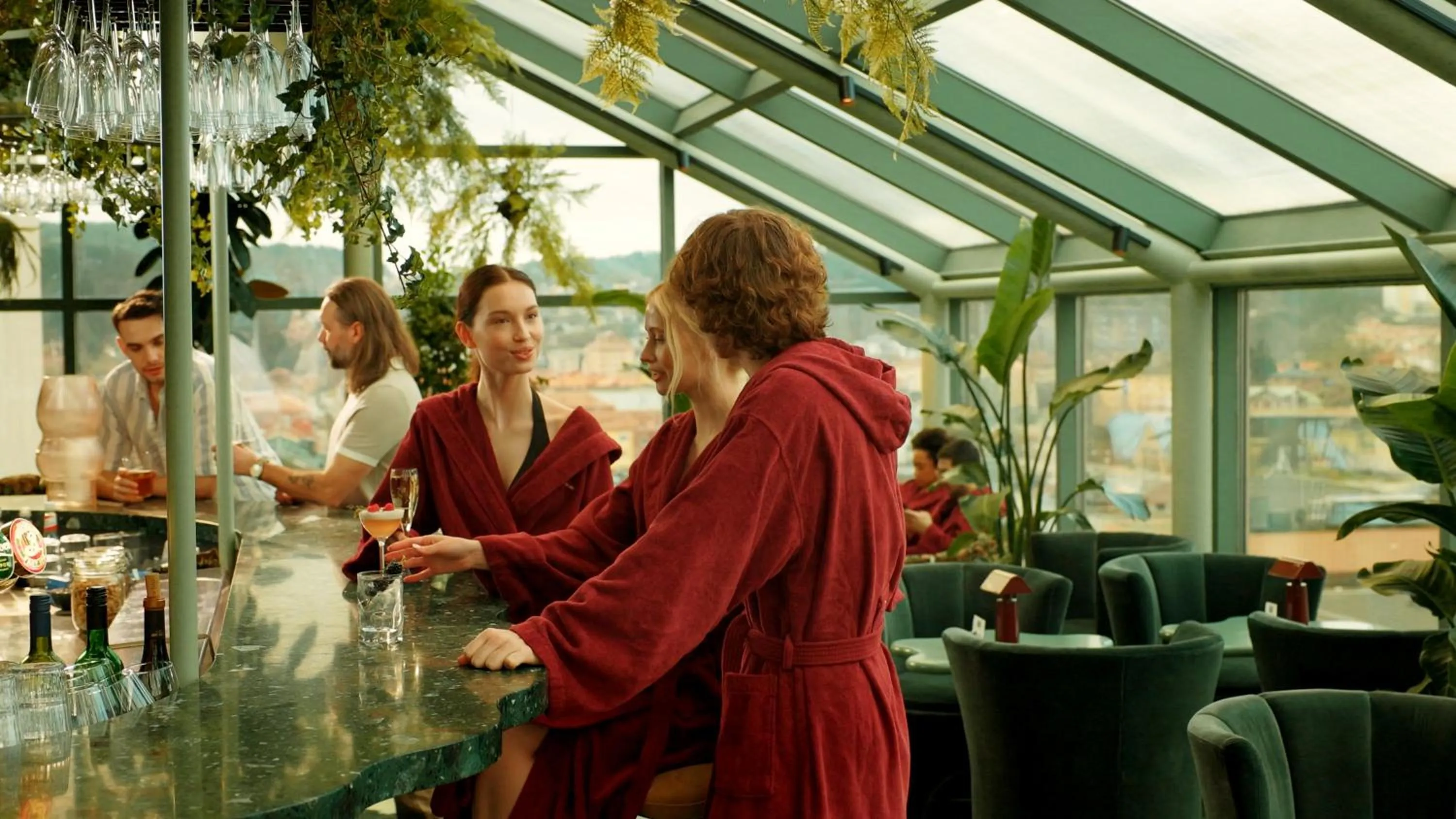 Restaurant/places to eat in Quality Hotel Carlia