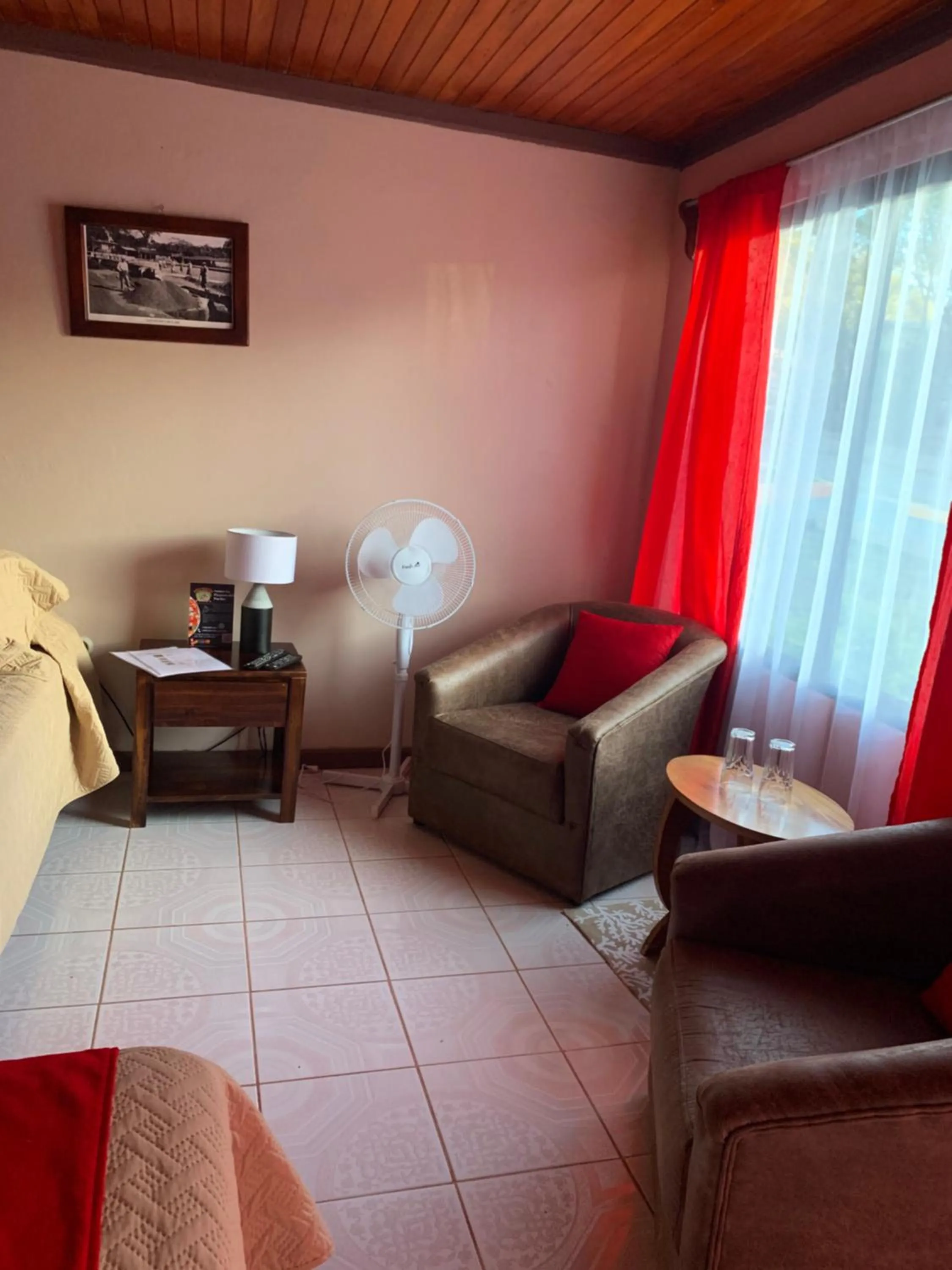 Seating area in Nafre House B&B Monteverde