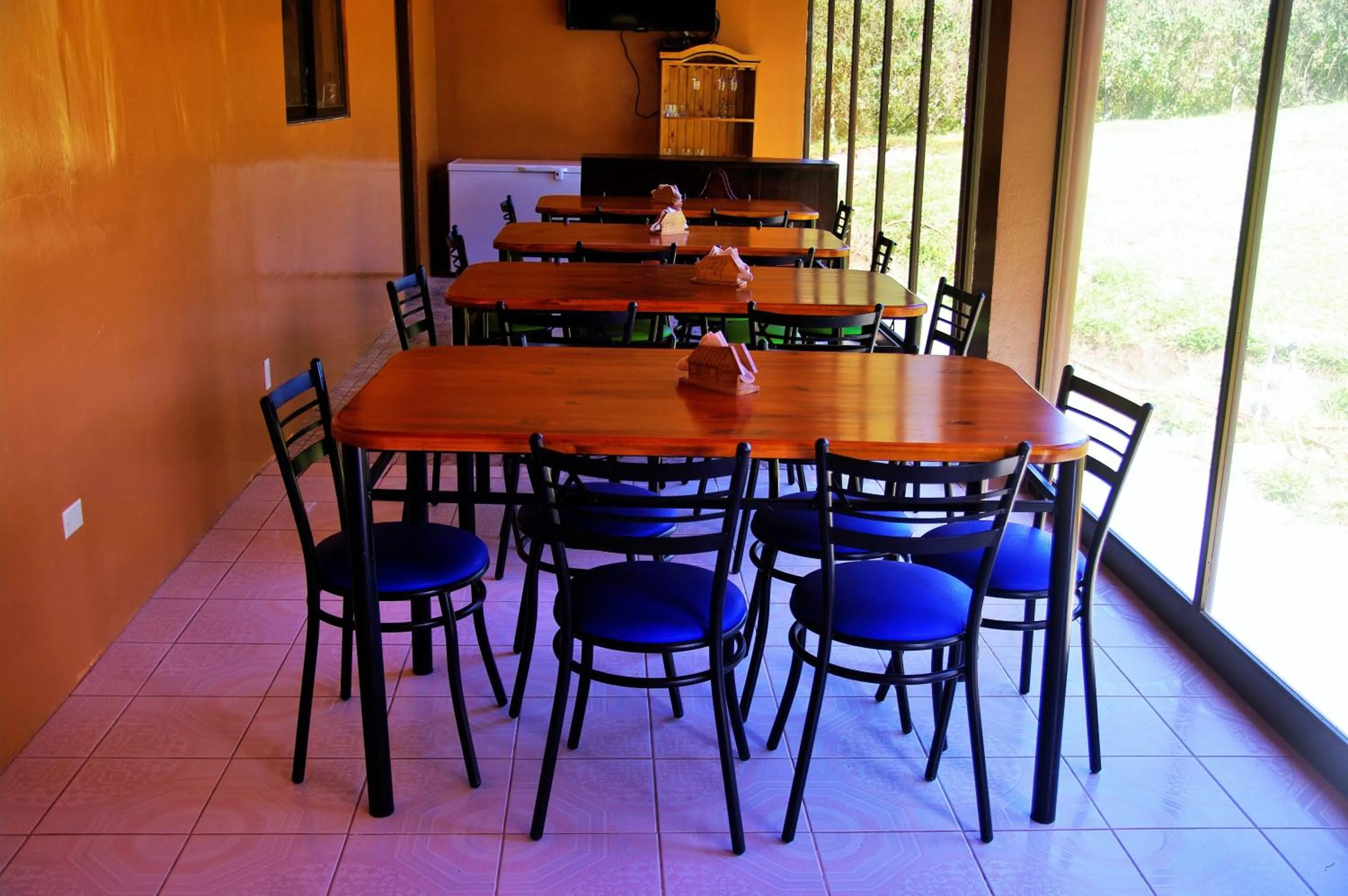 Restaurant/places to eat in Nafre House B&B Monteverde