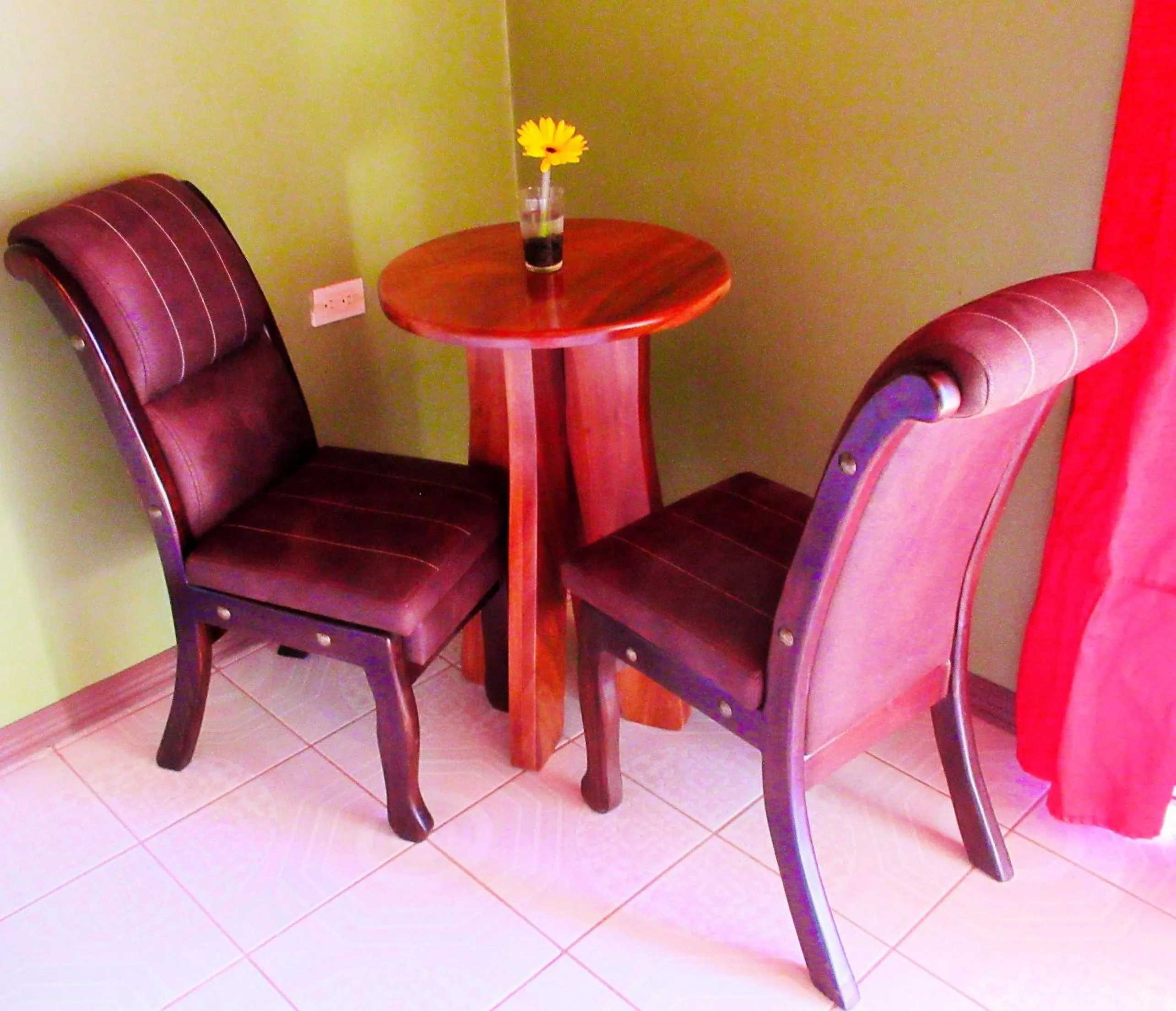 Seating area in Nafre House B&B Monteverde