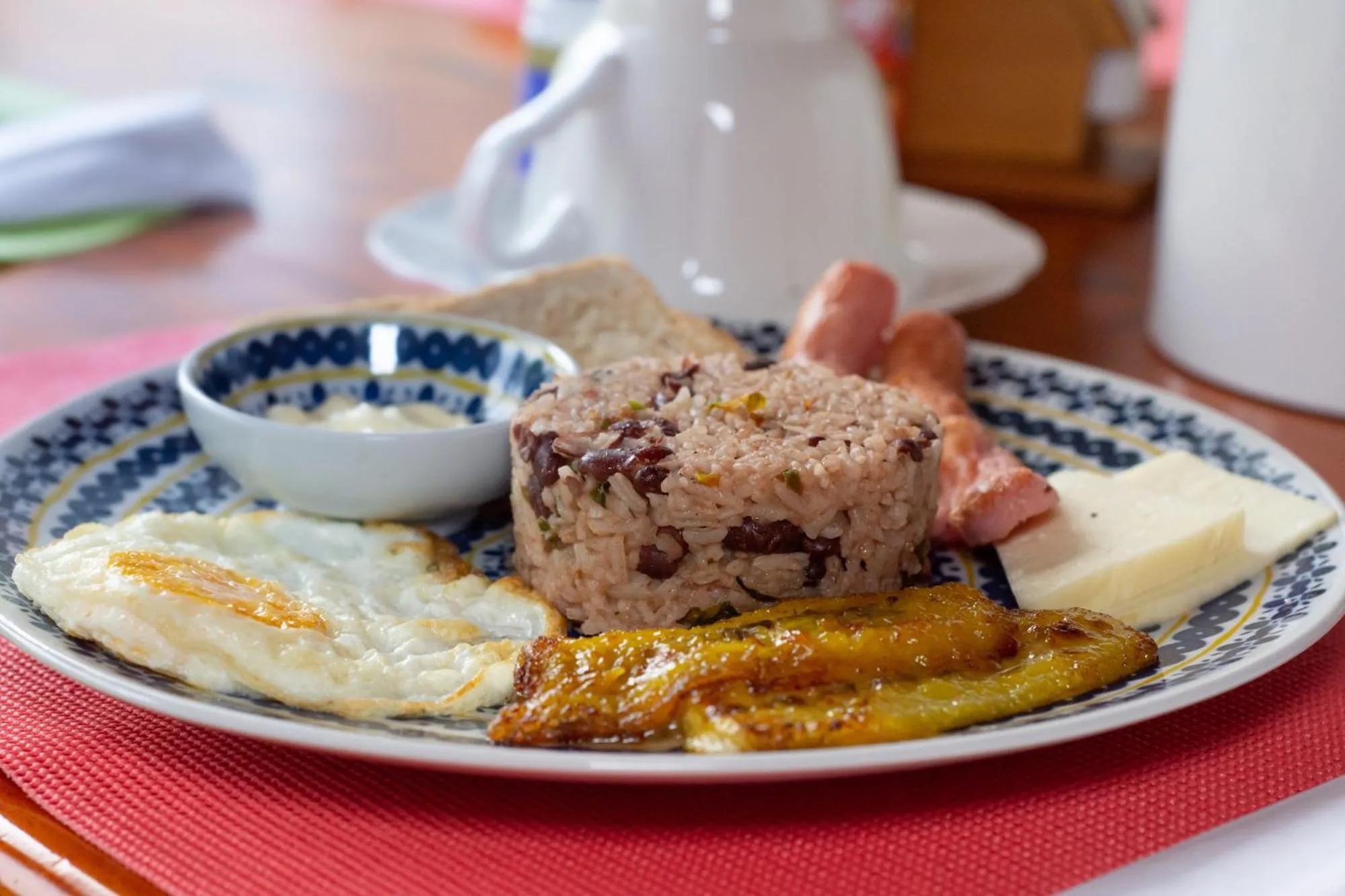 Breakfast in Nafre House B&B Monteverde