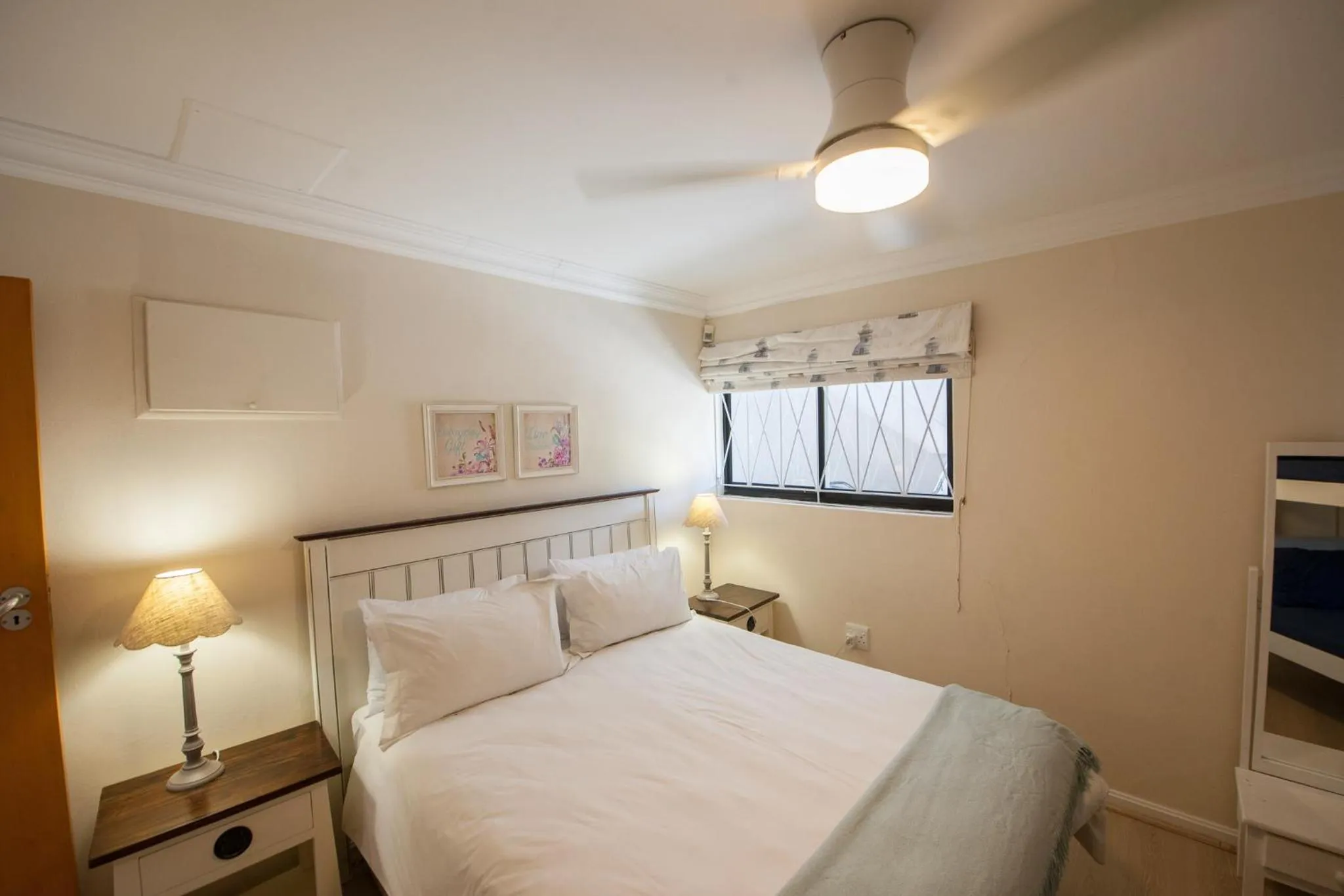 Bedroom, Bed in Plett Beachfront Accommodation