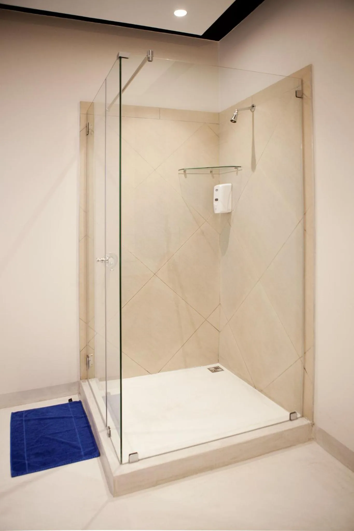 Bathroom in Plett Beachfront Accommodation